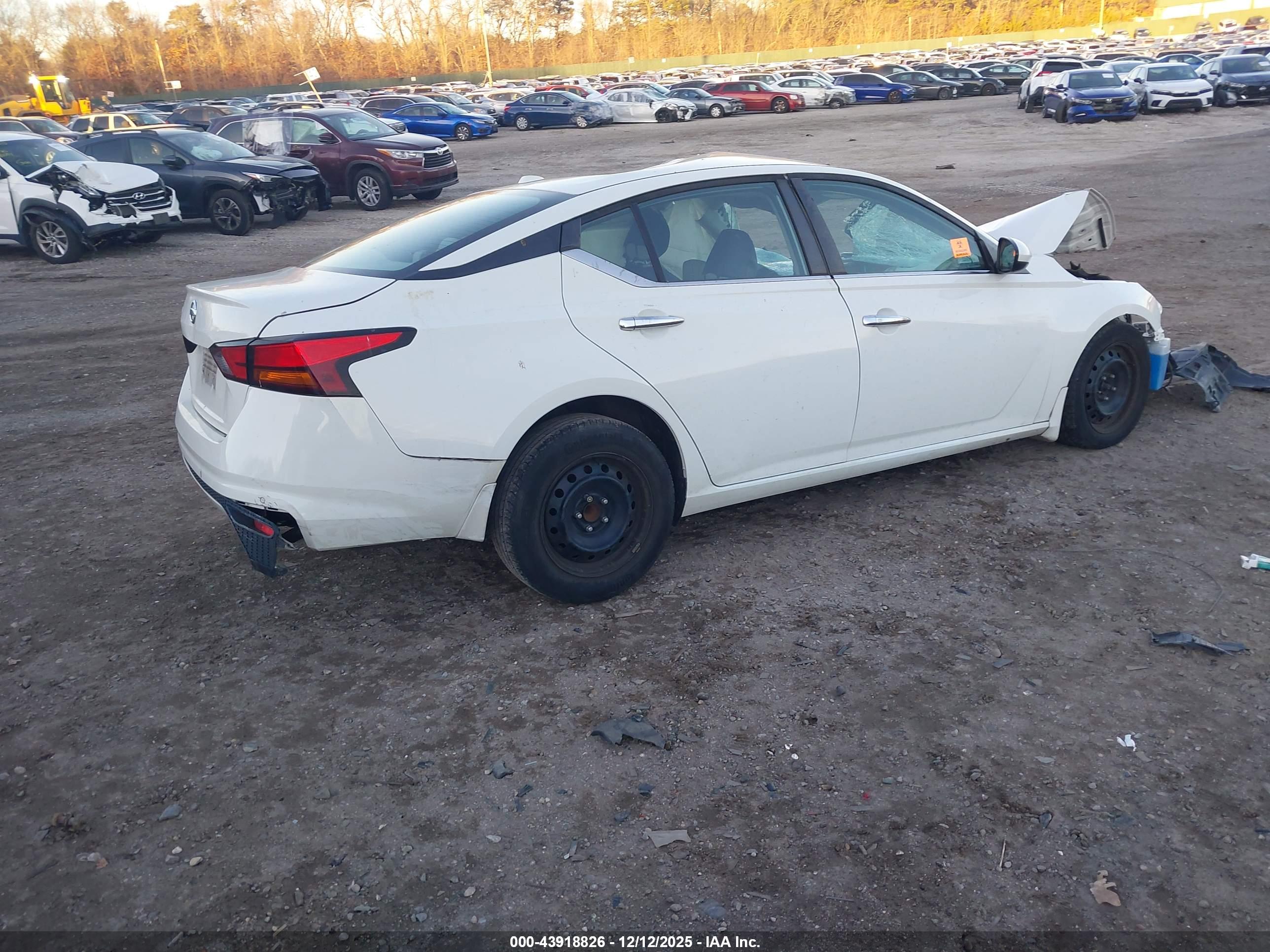 NISSAN ALTIMA image 4