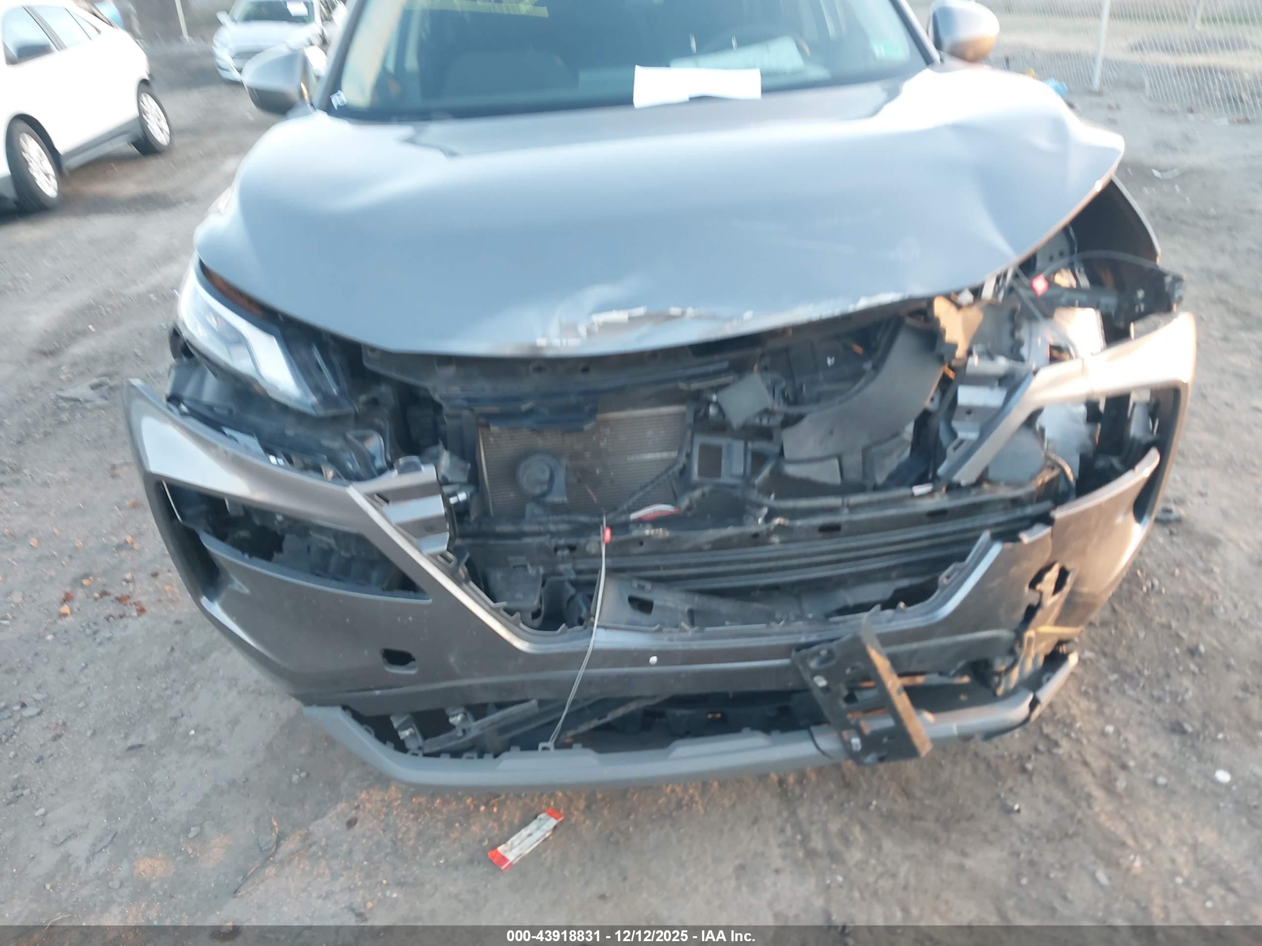 NISSAN ROGUE image 6