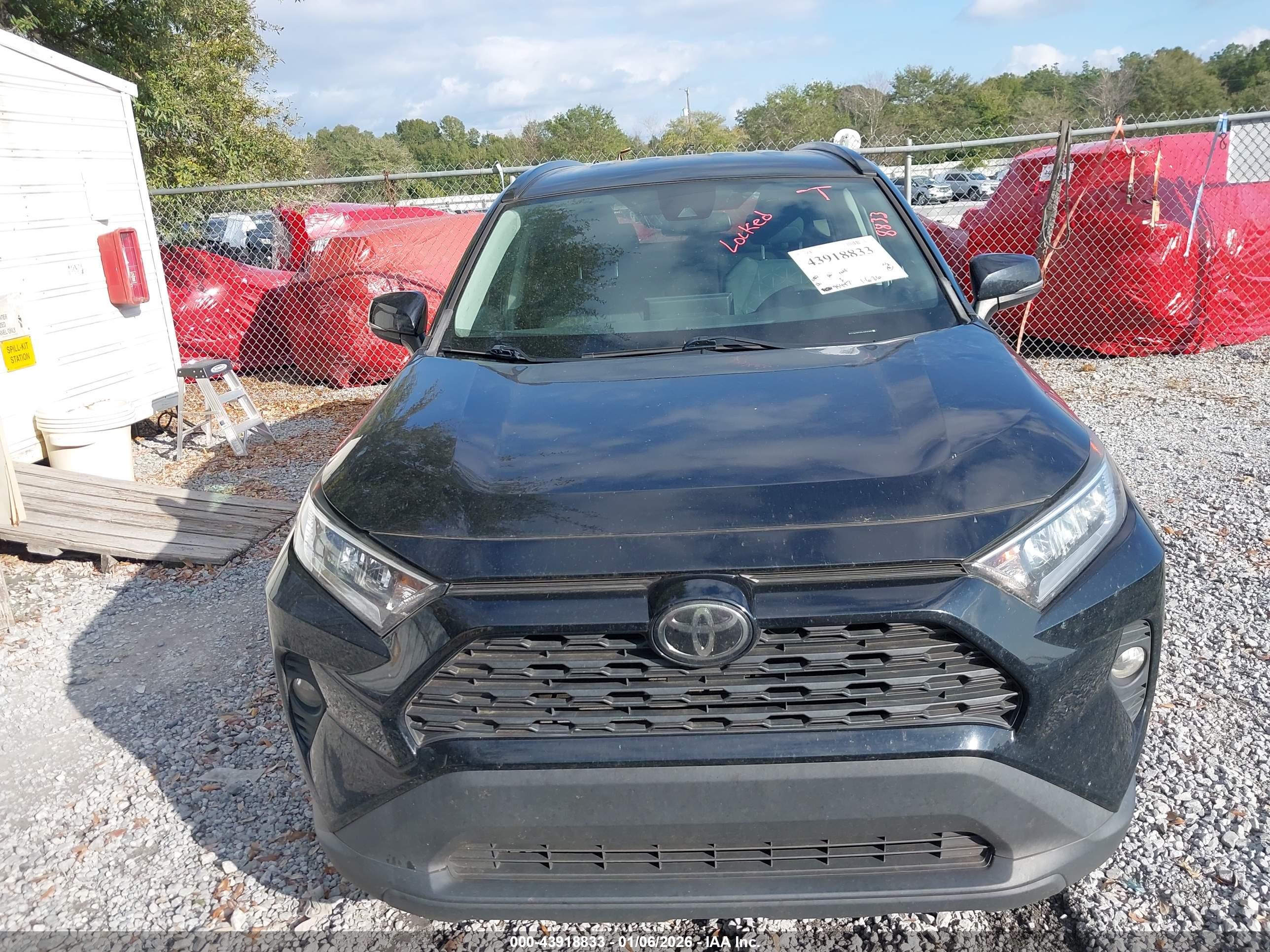 TOYOTA RAV4 image 6