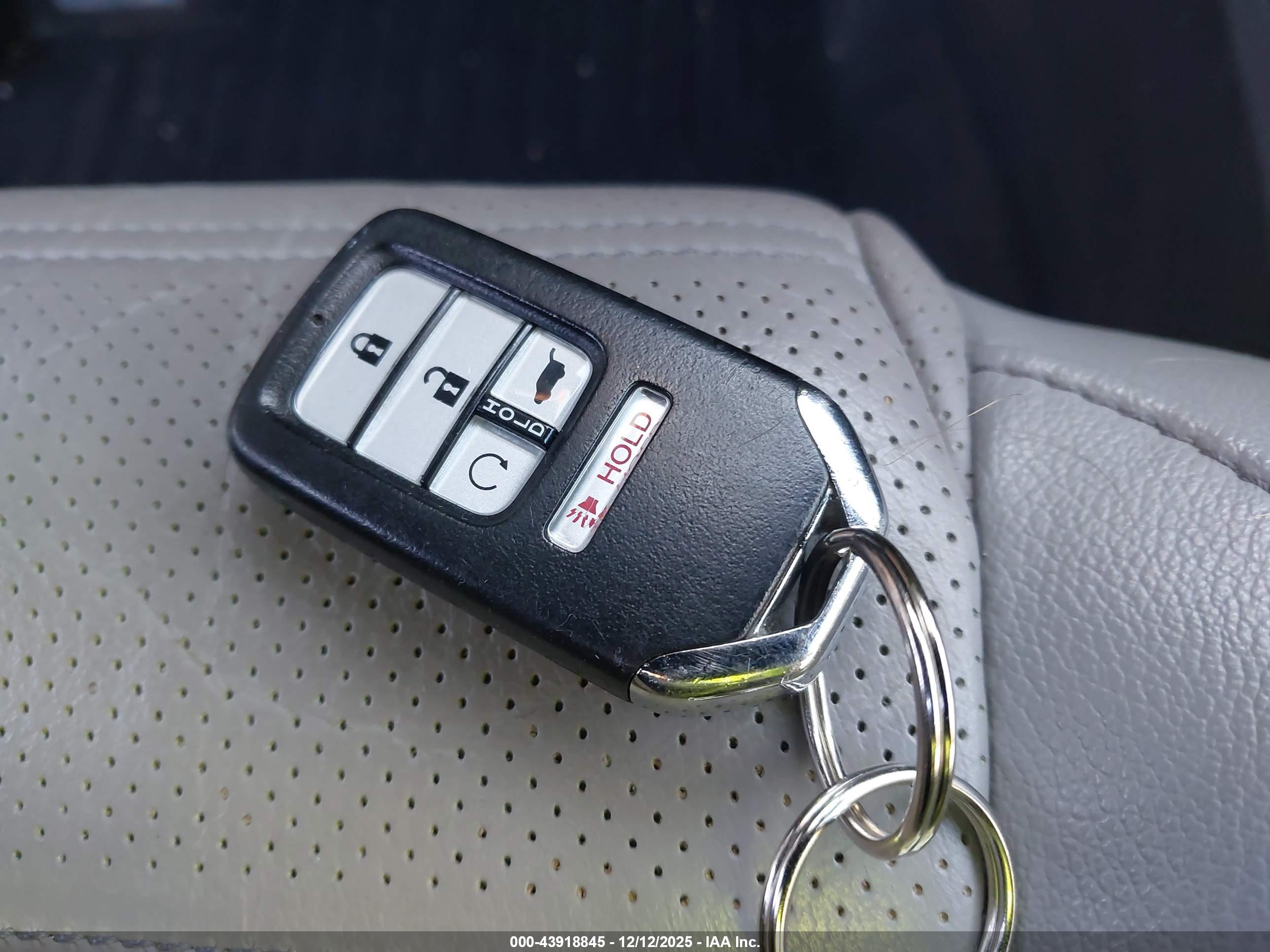 HONDA CR-V image 11