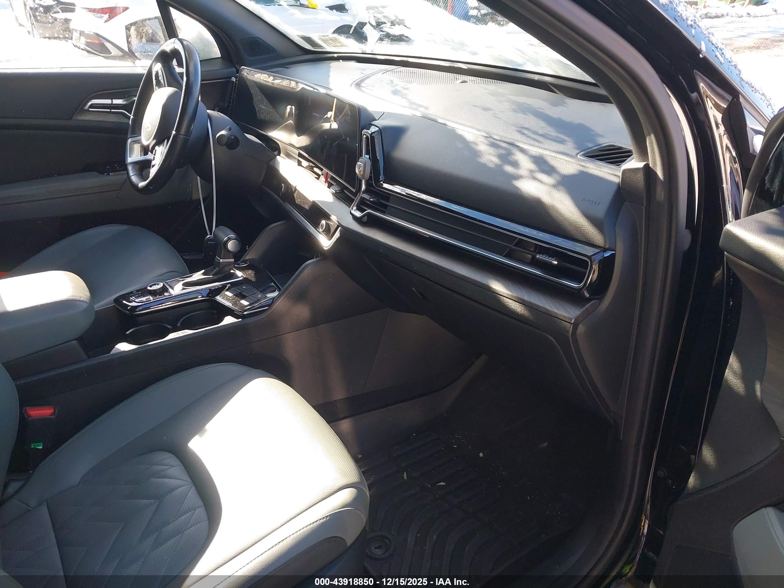 KIA SPORTAGE image 5