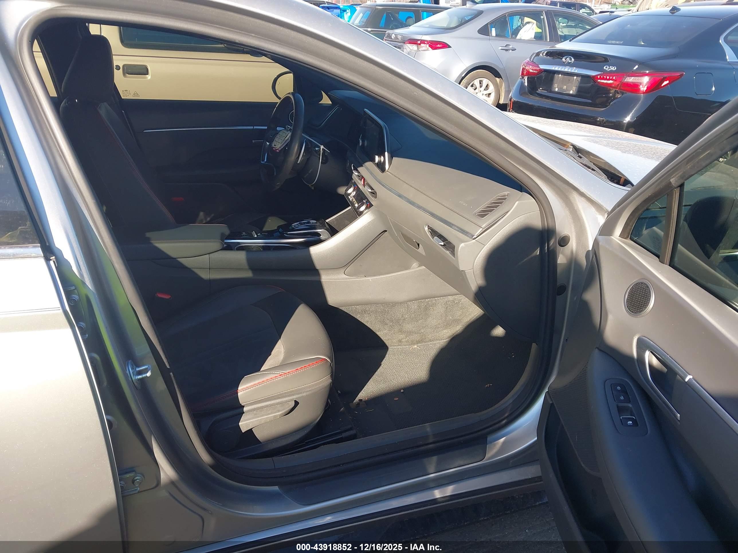 HYUNDAI SONATA image 5