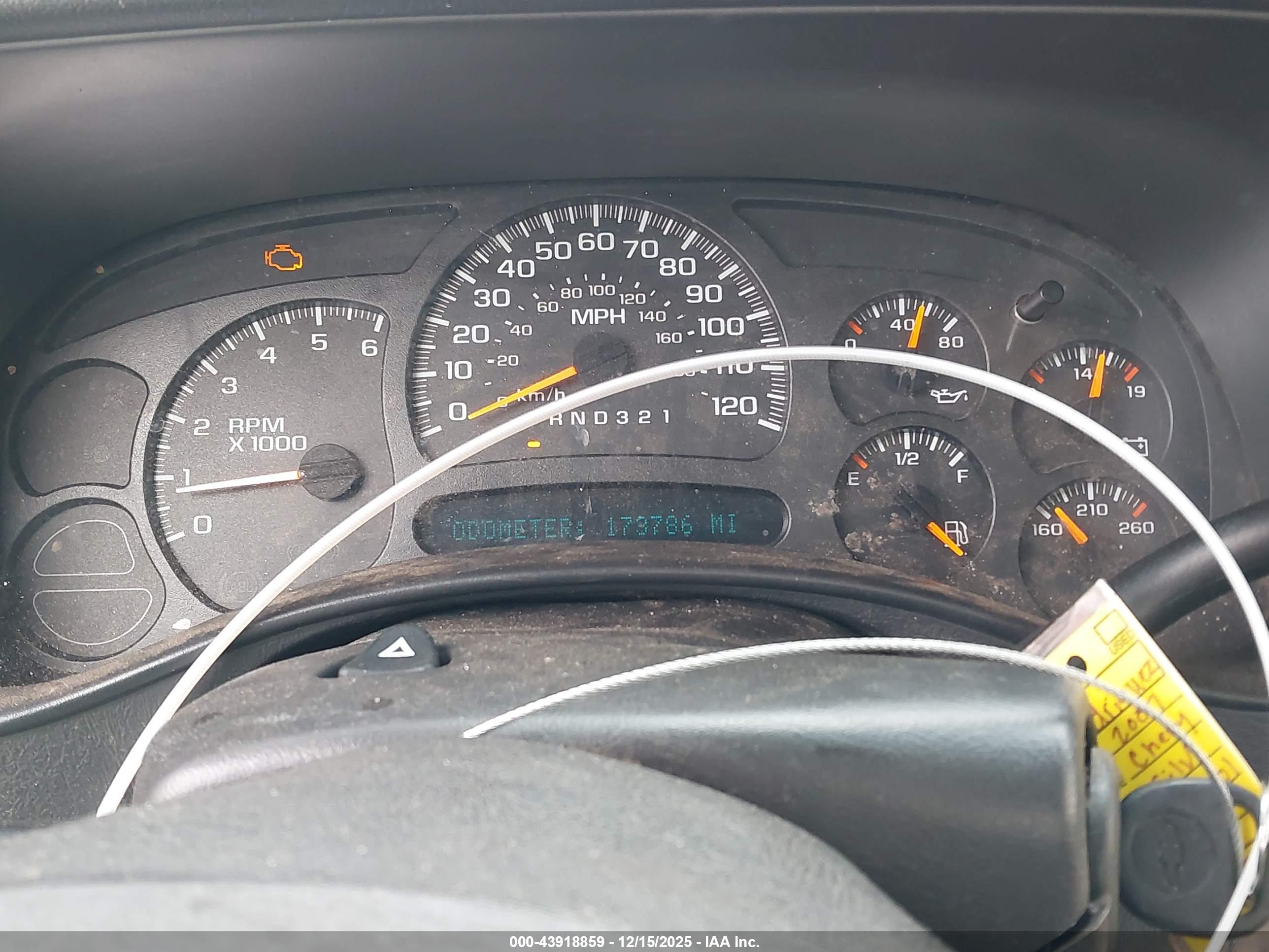 CHEVROLET SILVERADO image 7