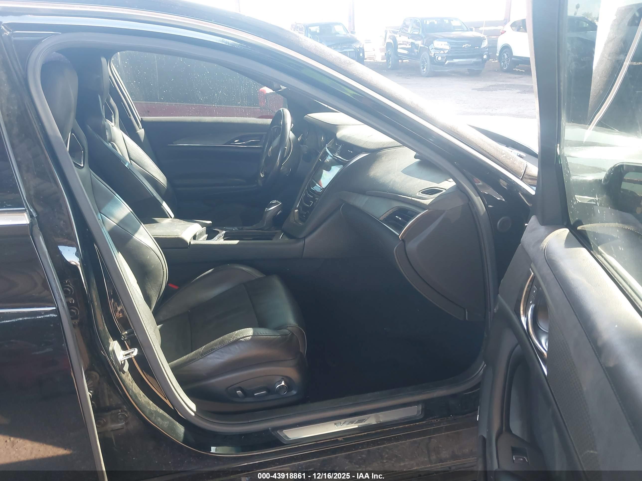 CADILLAC CTS-V image 5