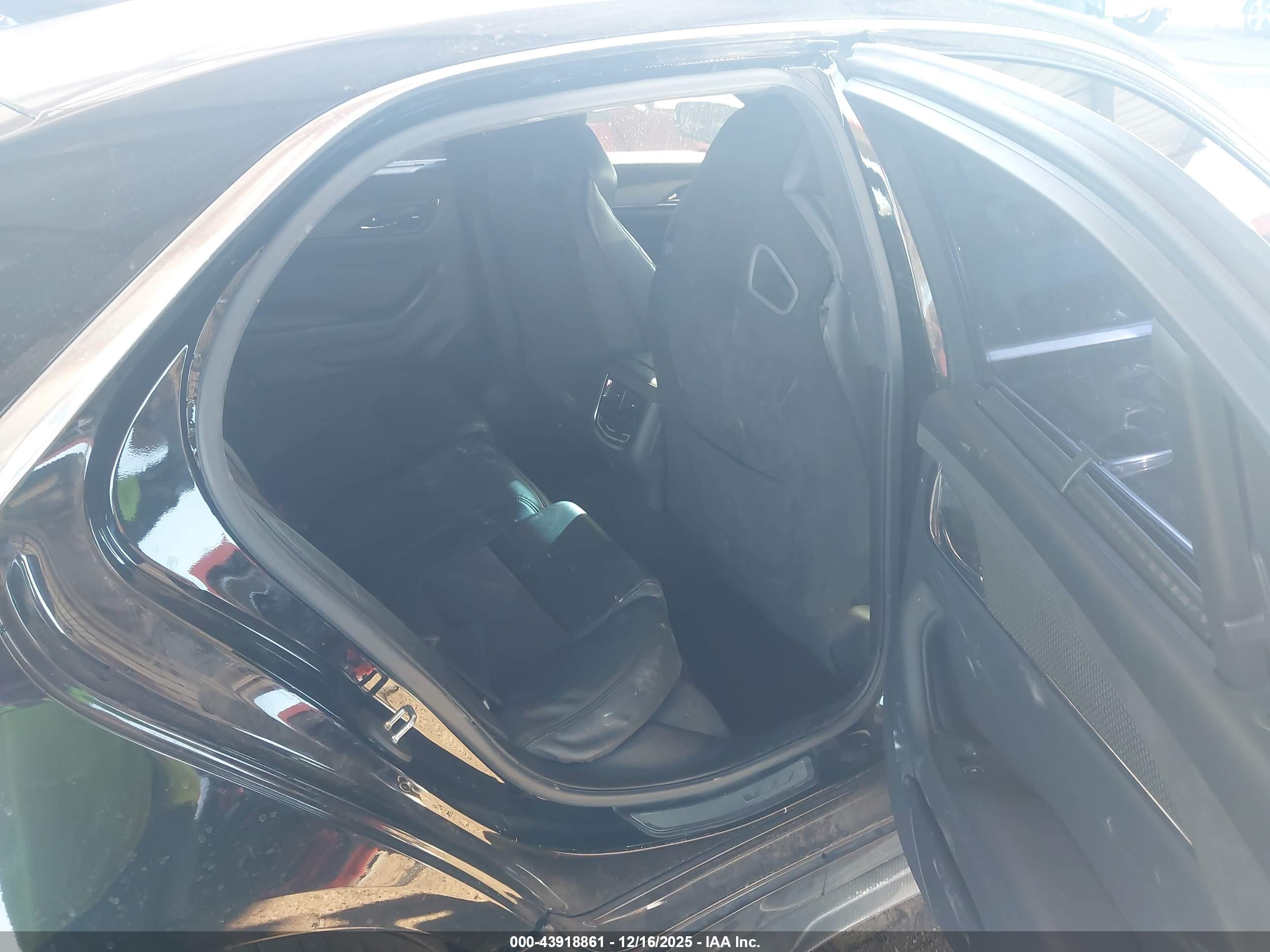 CADILLAC CTS-V image 8