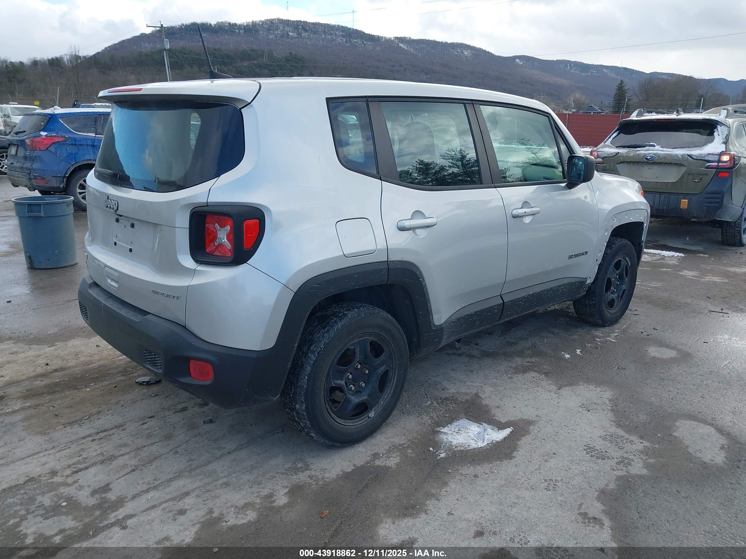 JEEP RENEGADE image 4