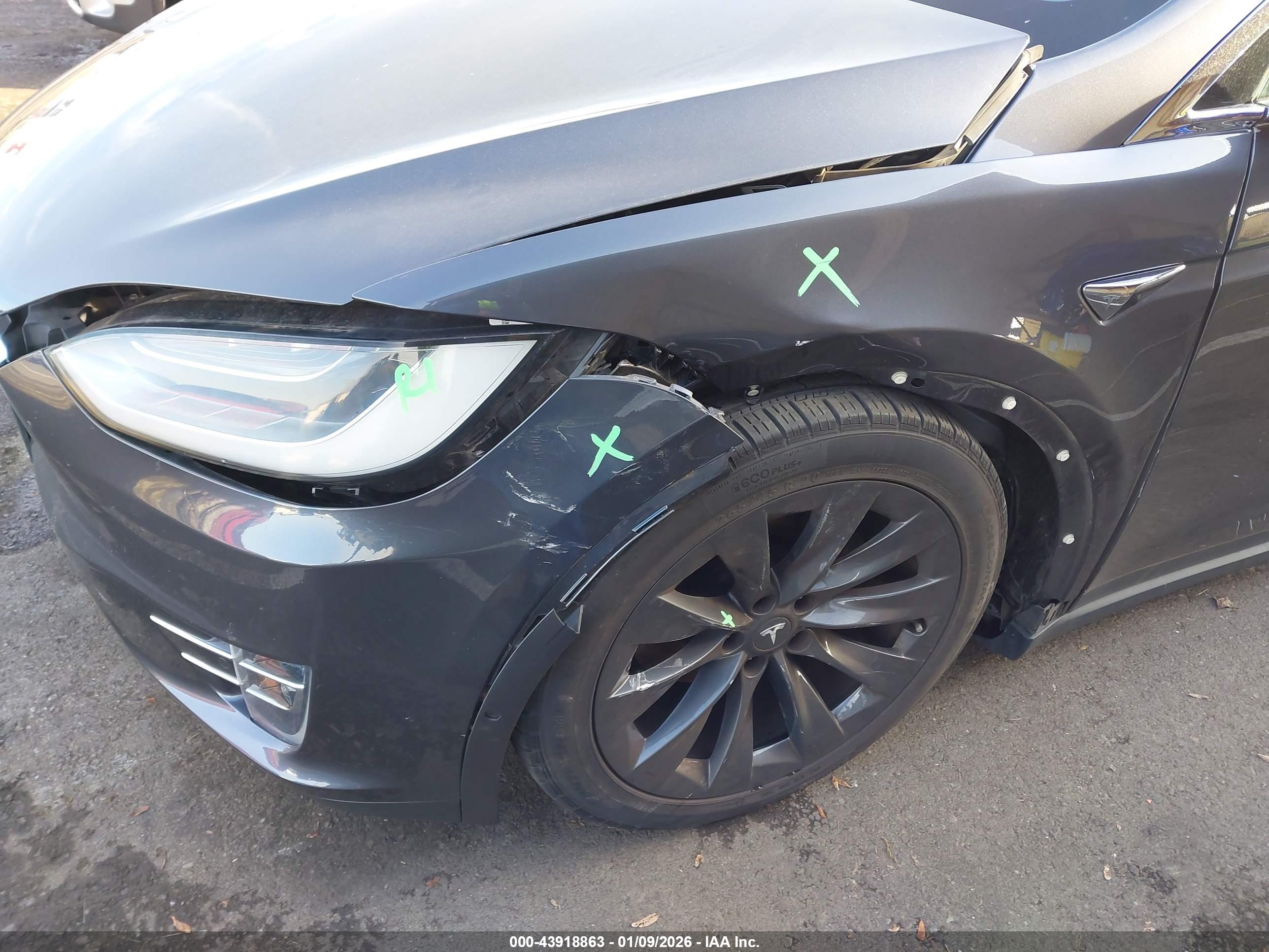 TESLA MODEL image 6