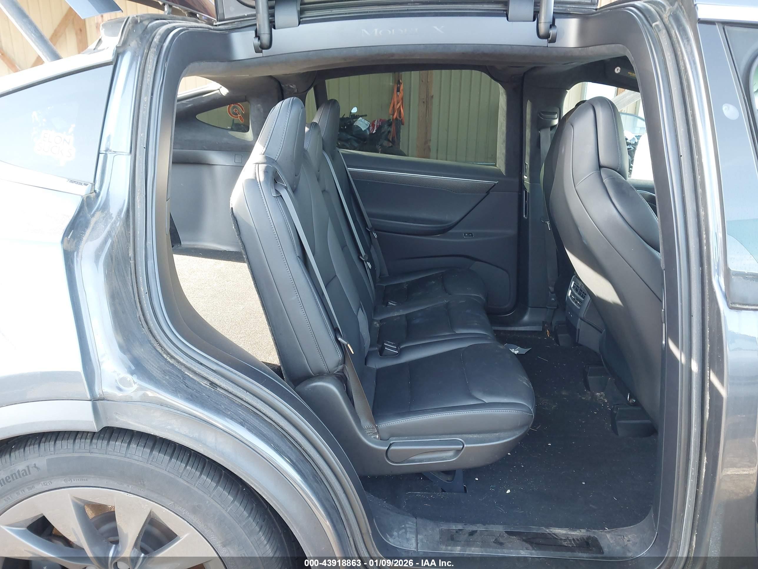 TESLA MODEL image 8
