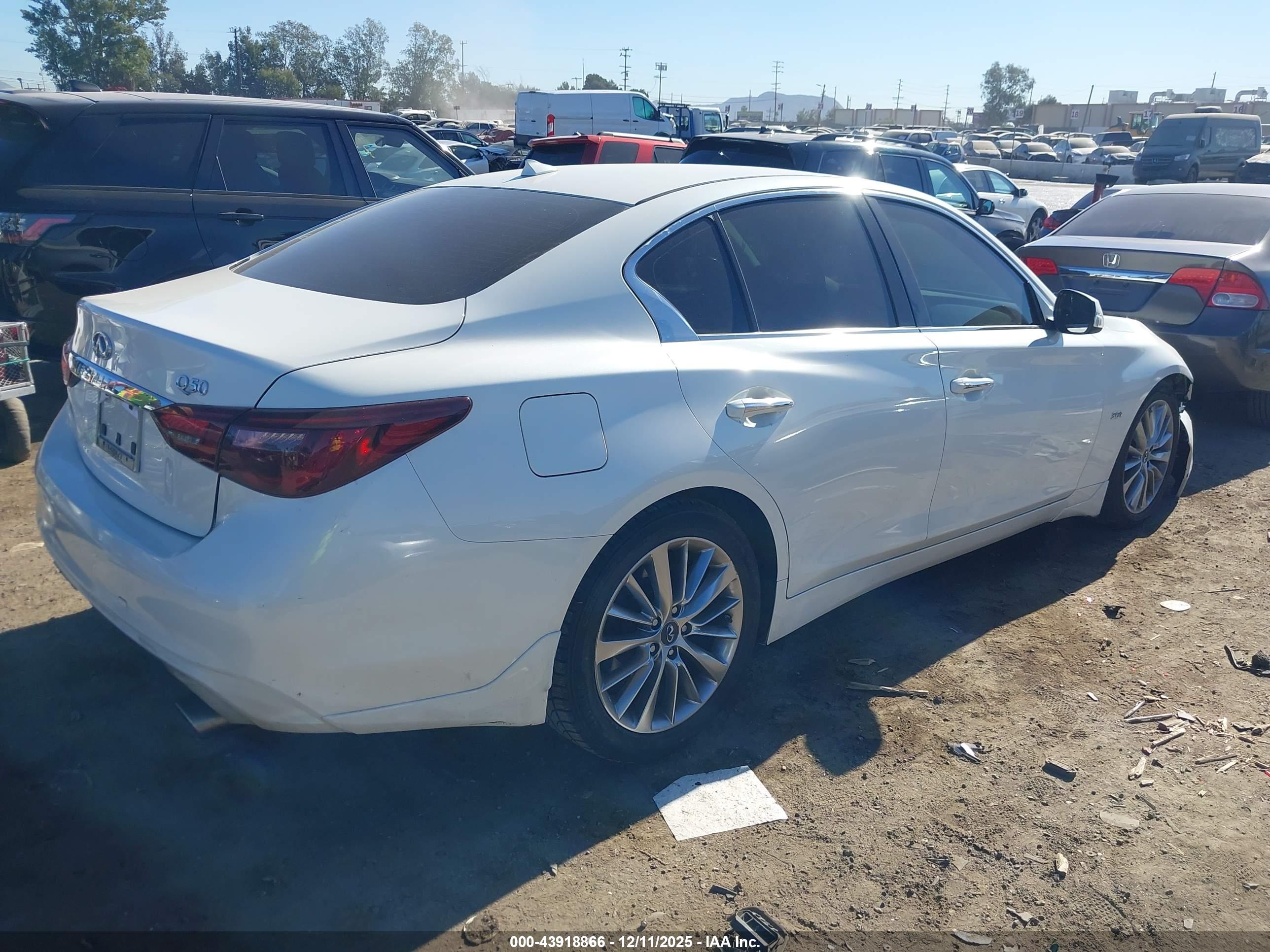 INFINITI Q50 image 4