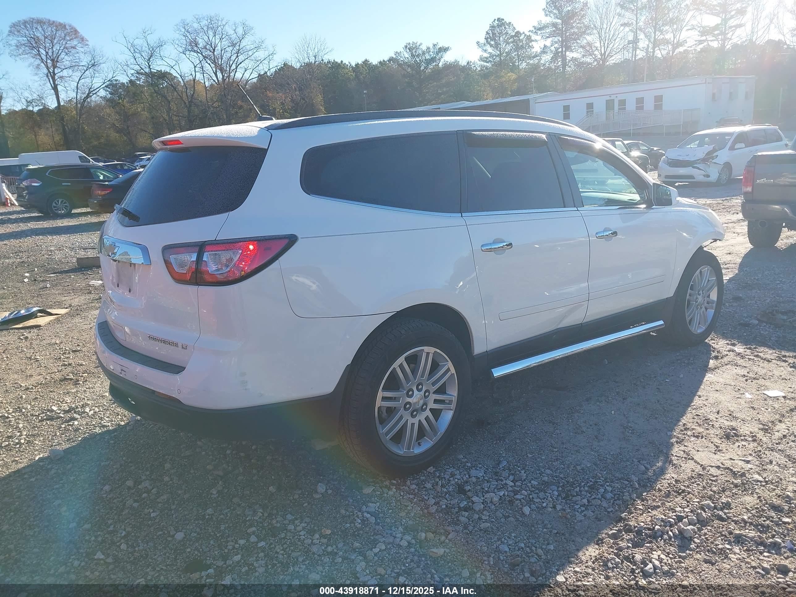 CHEVROLET TRAVERSE image 4