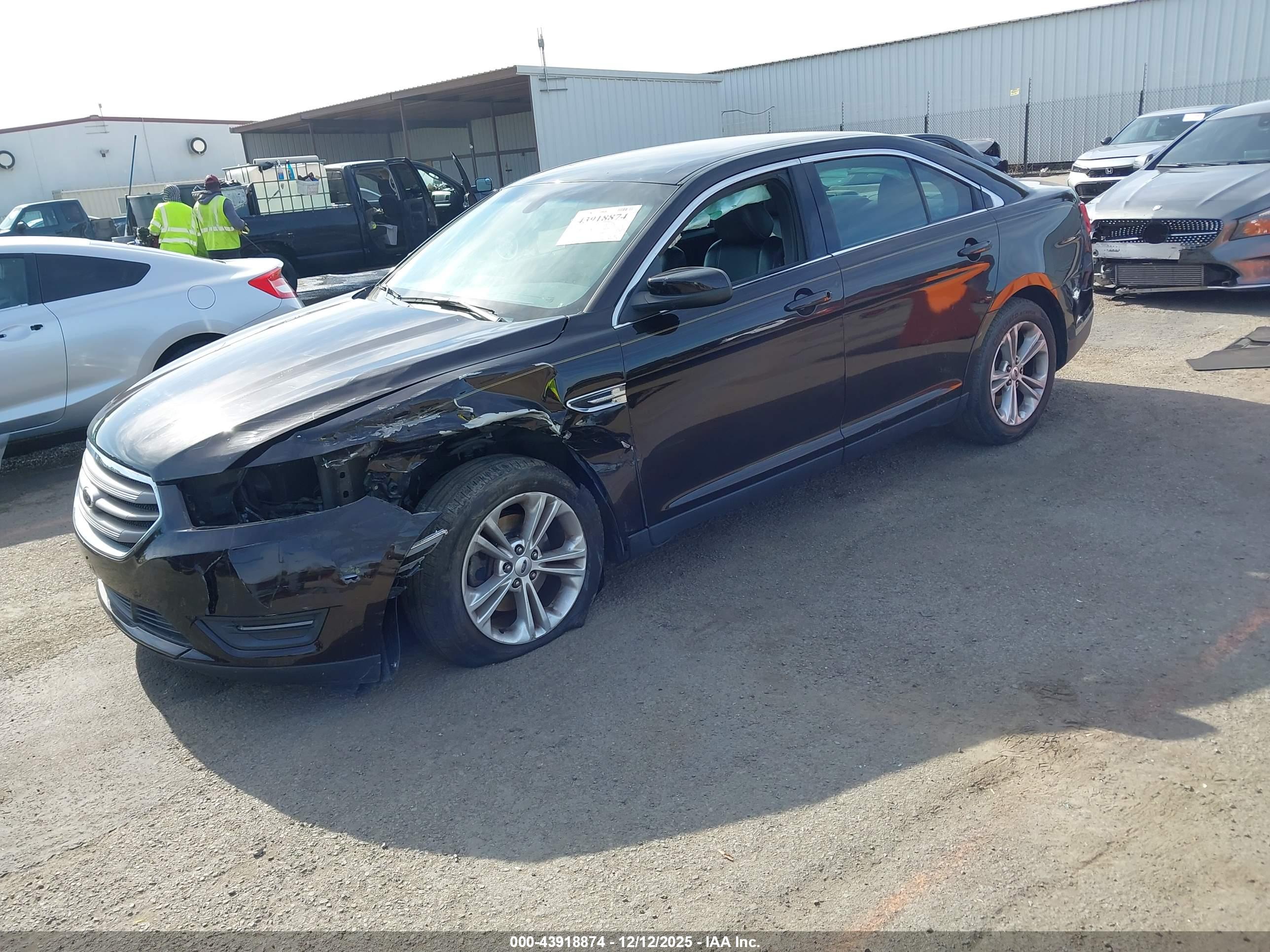 FORD TAURUS image 2