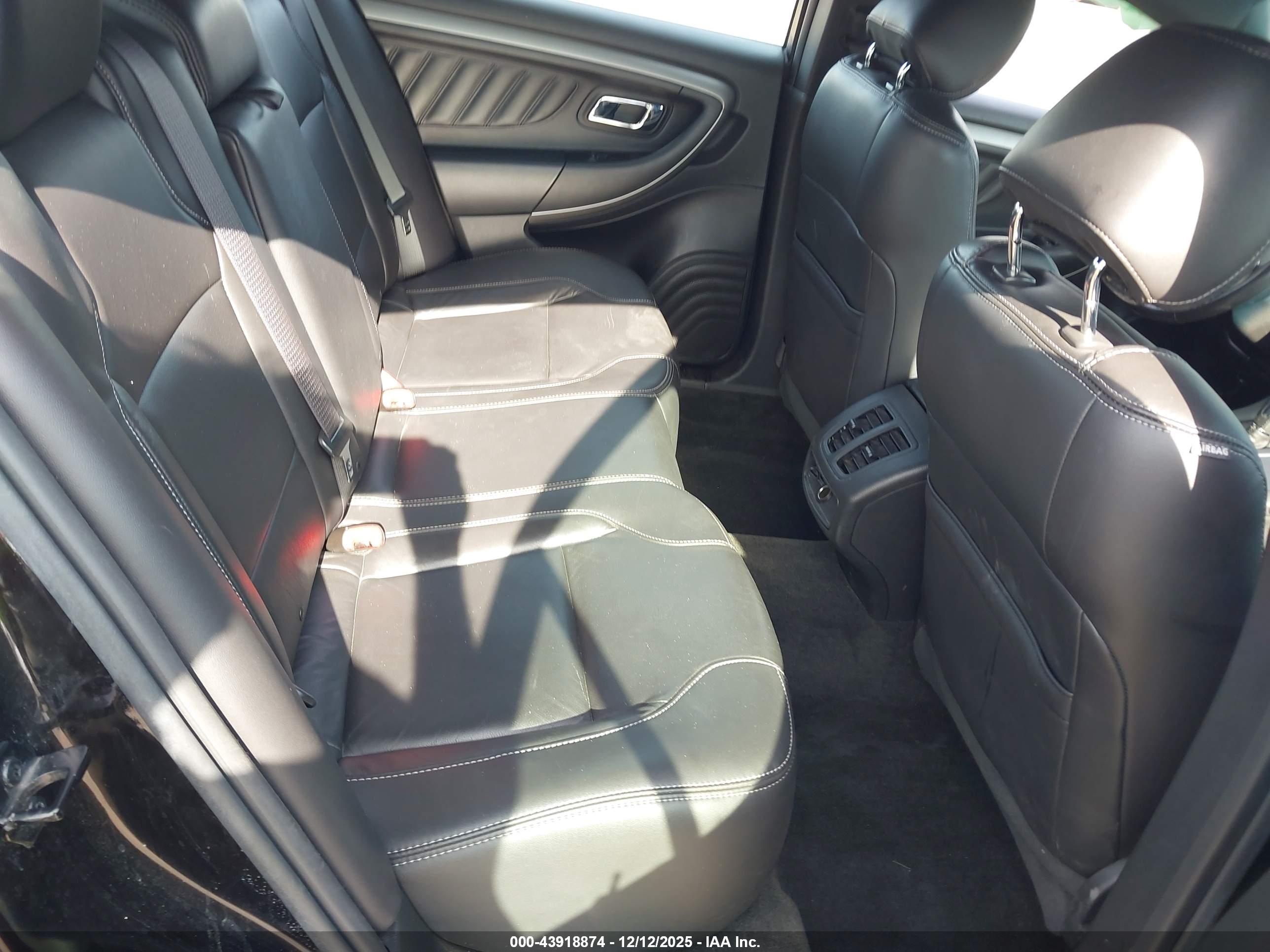 FORD TAURUS image 8