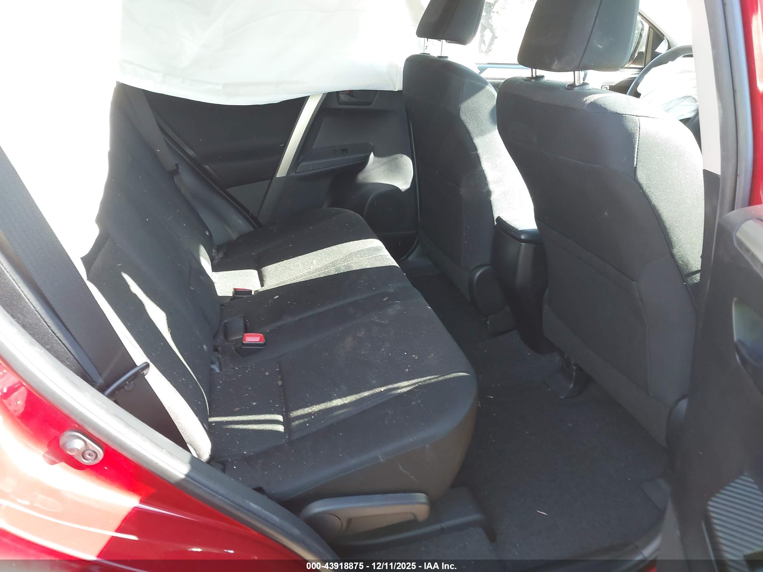 TOYOTA RAV4 image 8