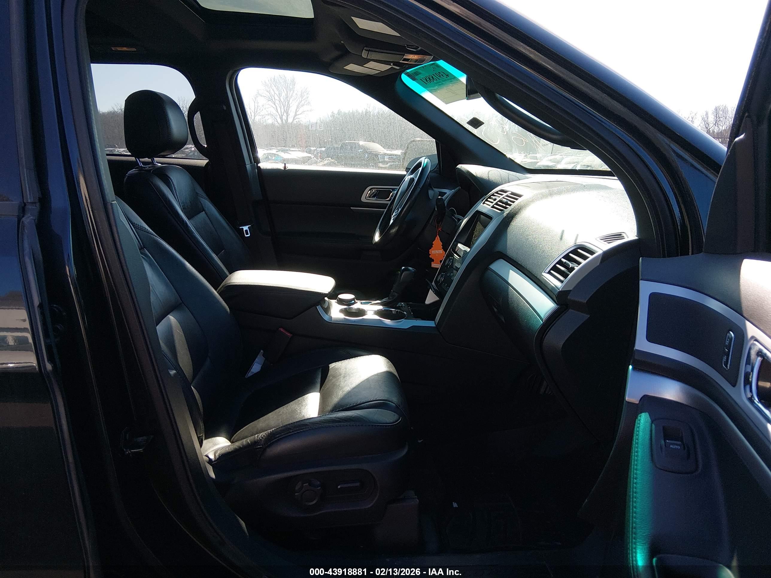 FORD EXPLORER image 5