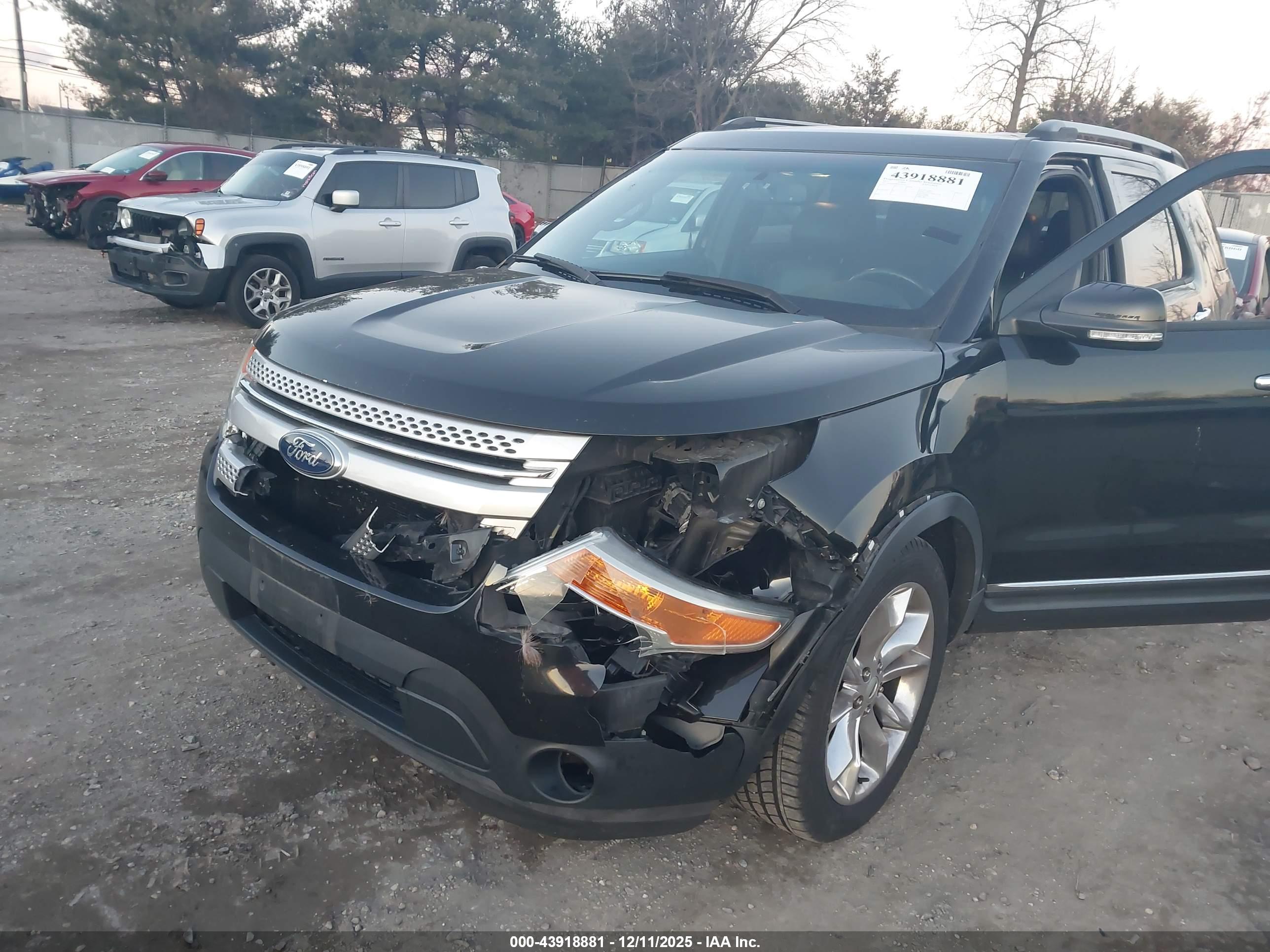 FORD EXPLORER image 6