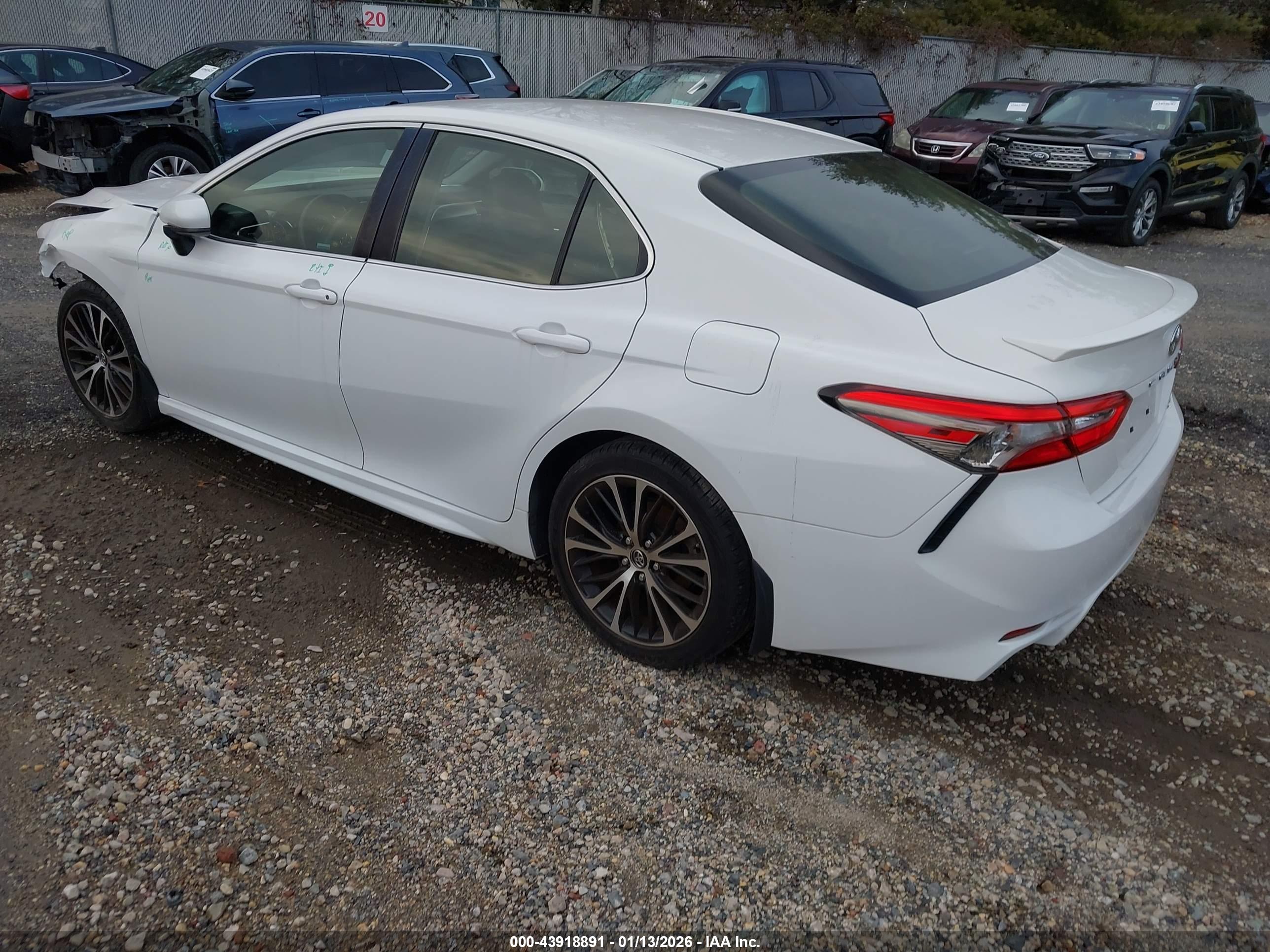 TOYOTA CAMRY image 3