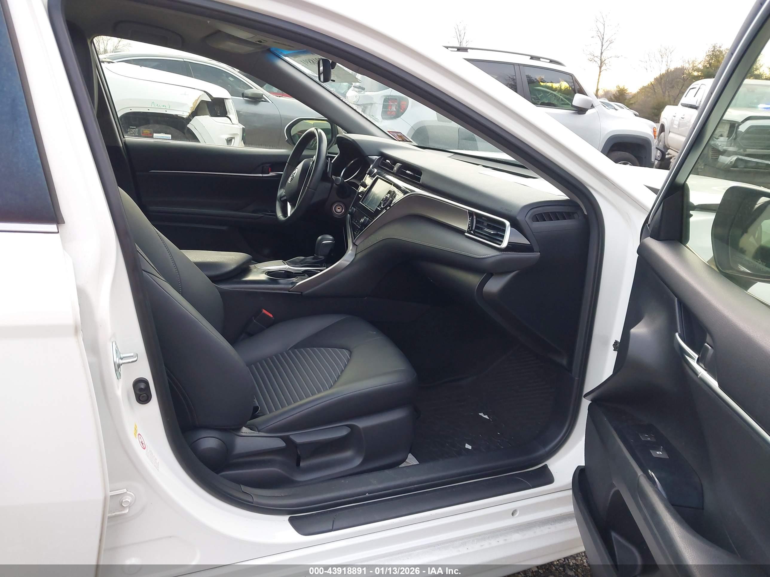 TOYOTA CAMRY image 5