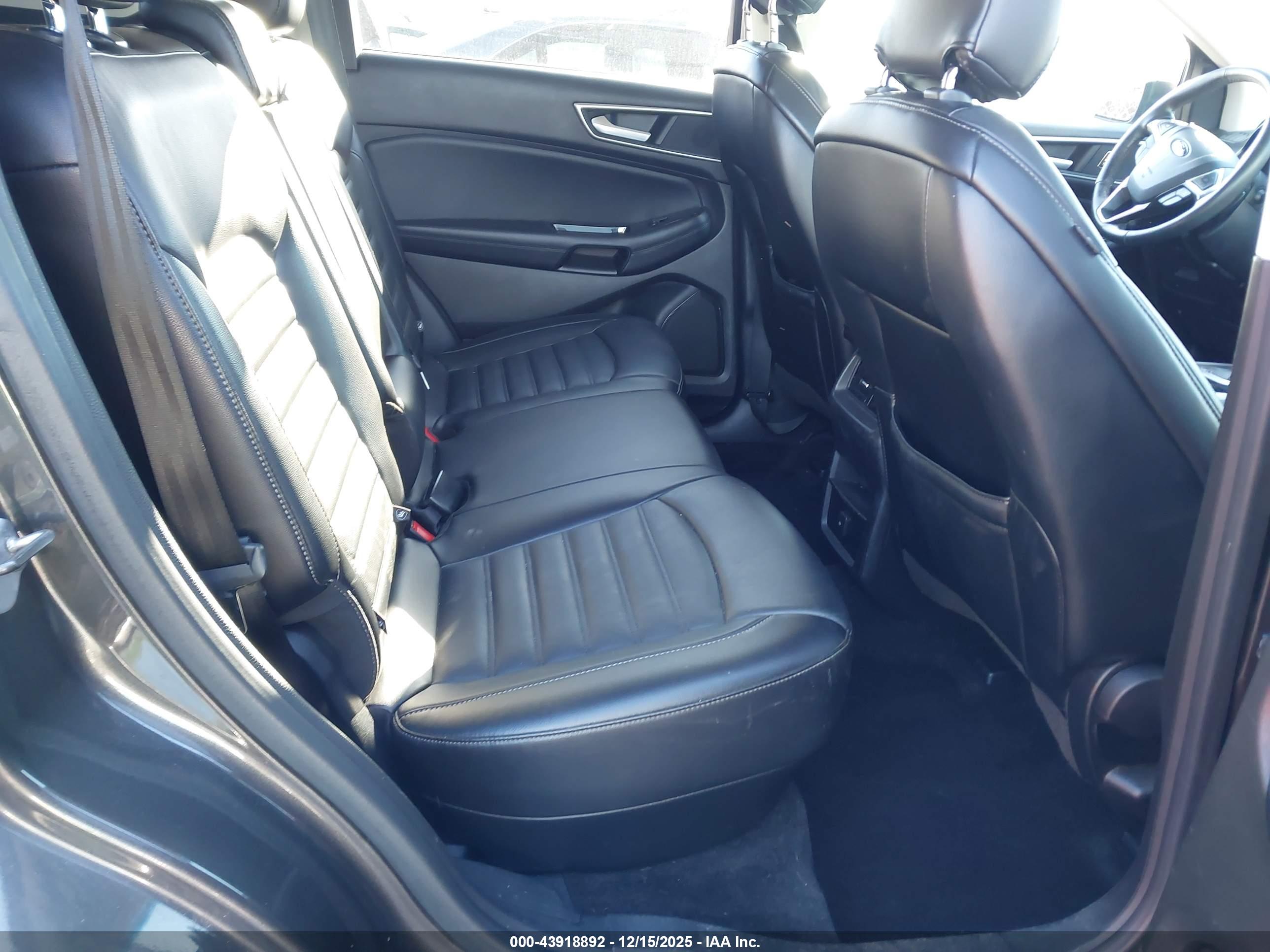 FORD EDGE image 8