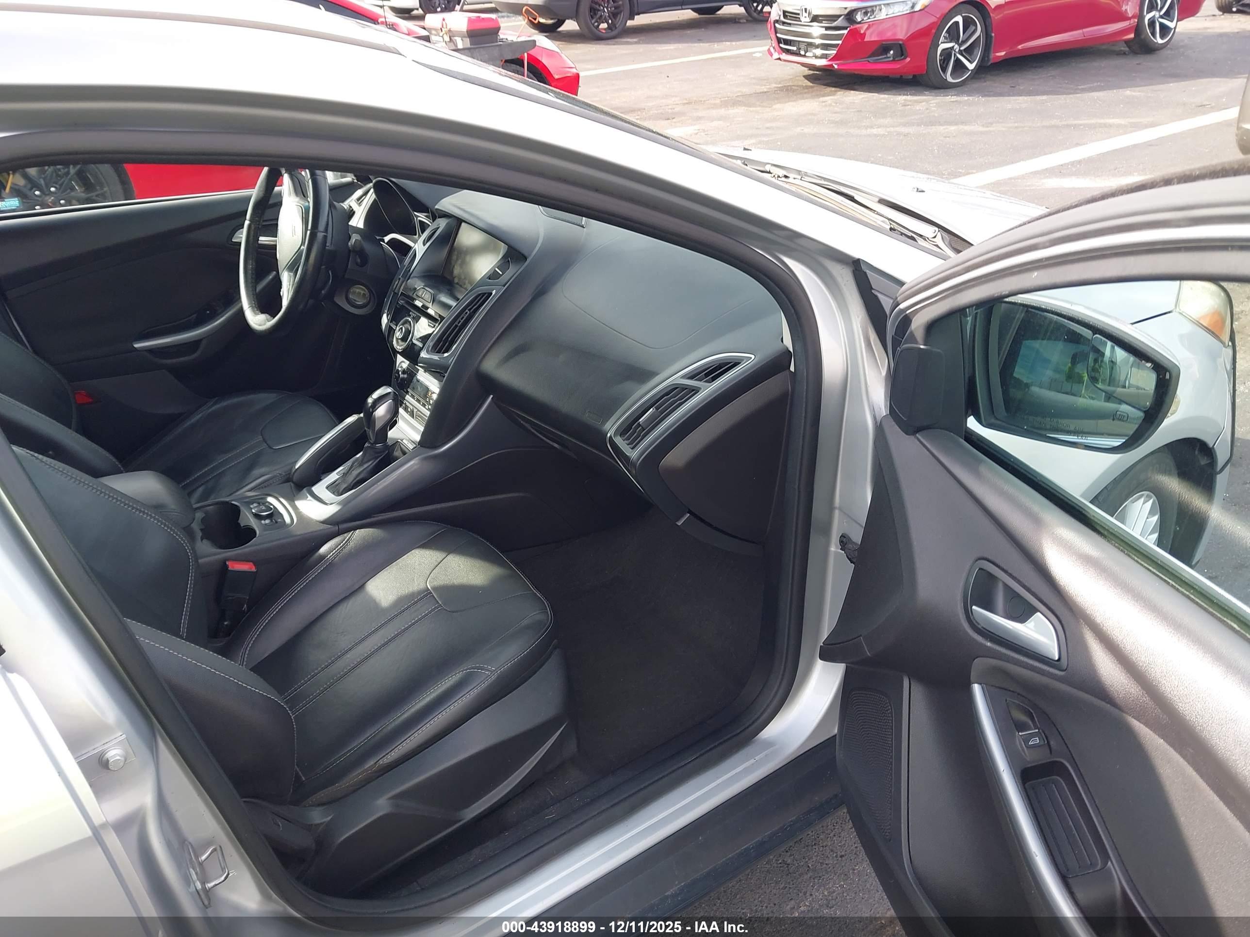 FORD FOCUS image 5