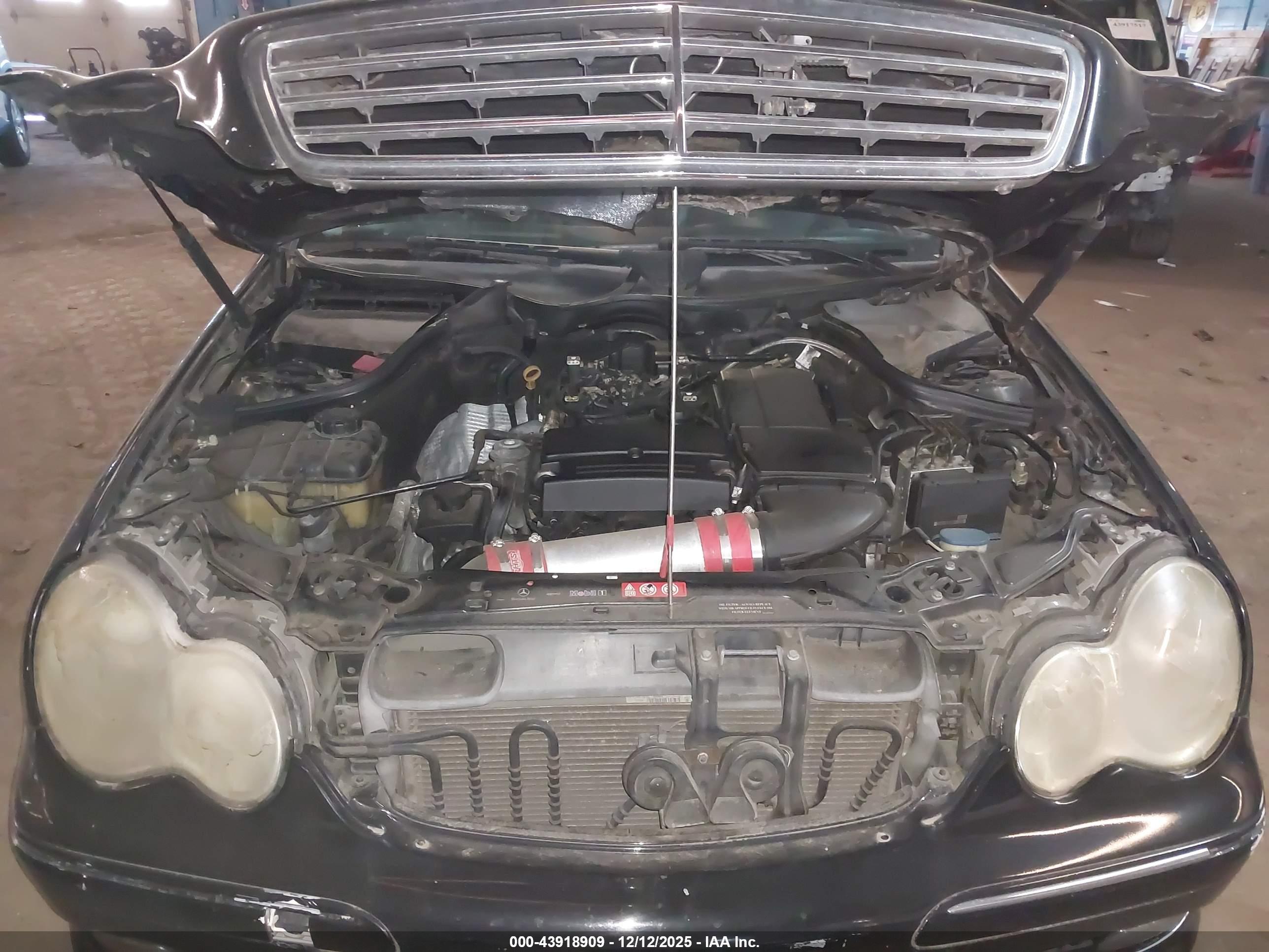 MERCEDES-BENZ C image 10