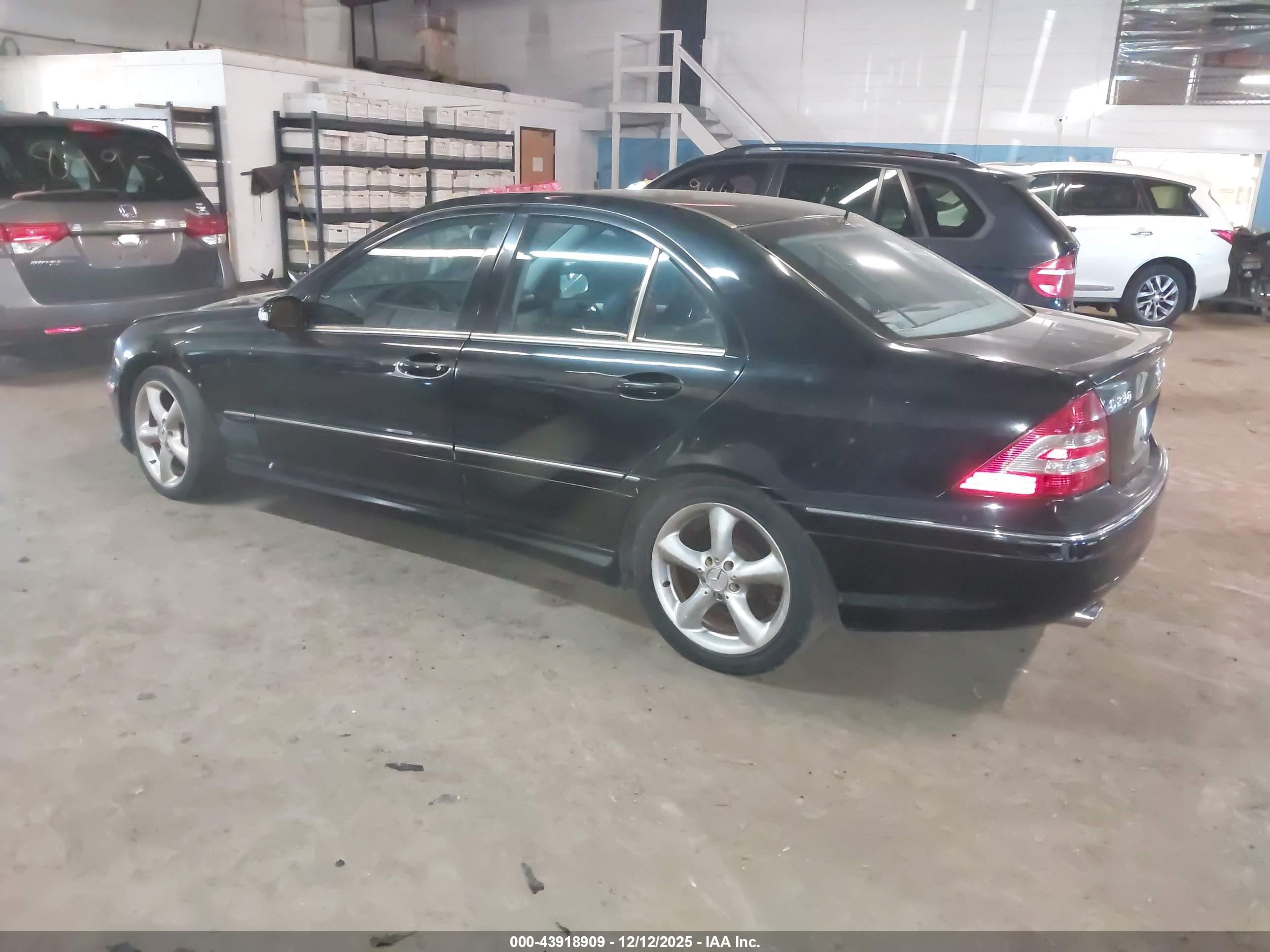 MERCEDES-BENZ C image 3