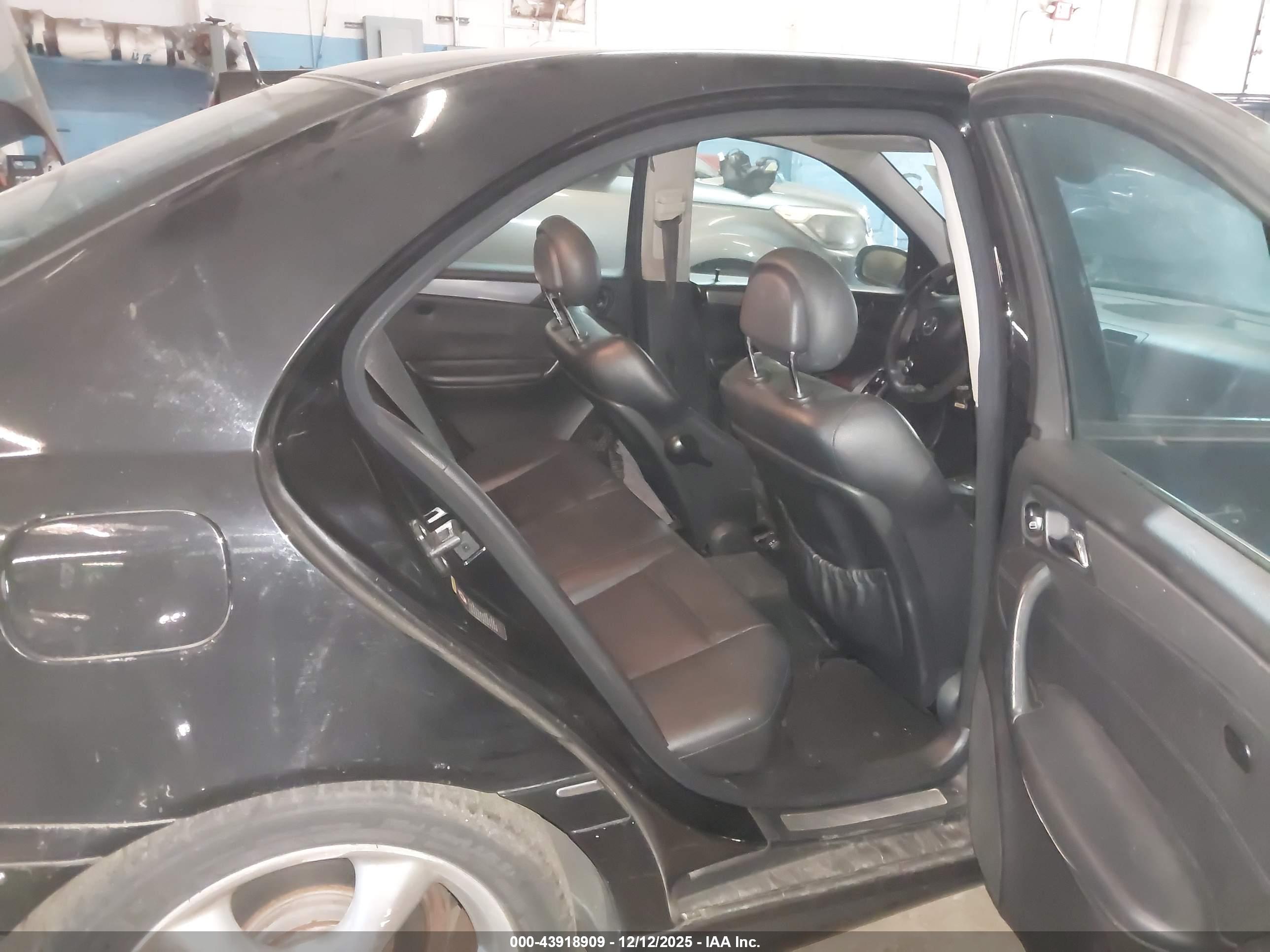 MERCEDES-BENZ C image 8