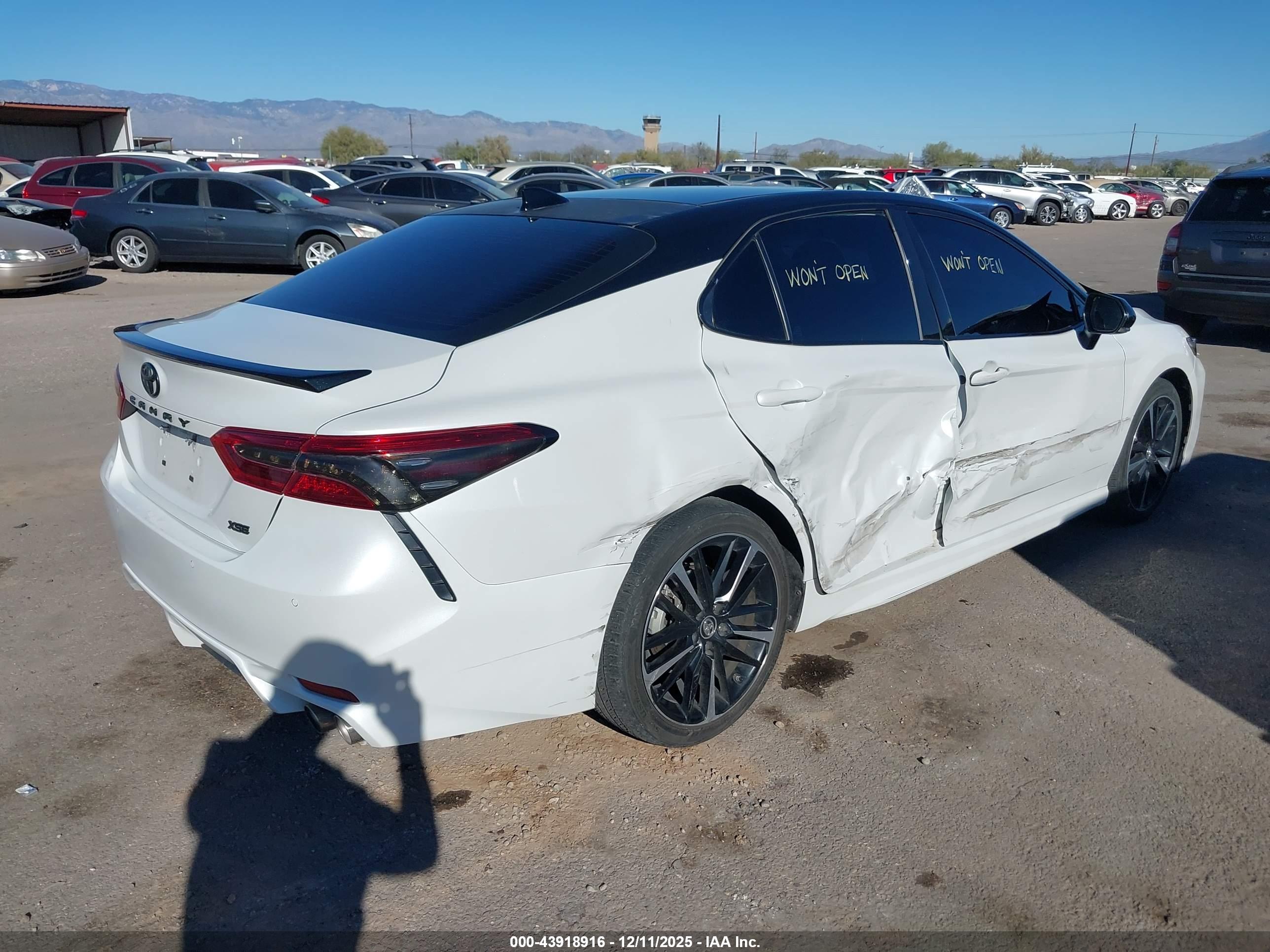 TOYOTA CAMRY image 4