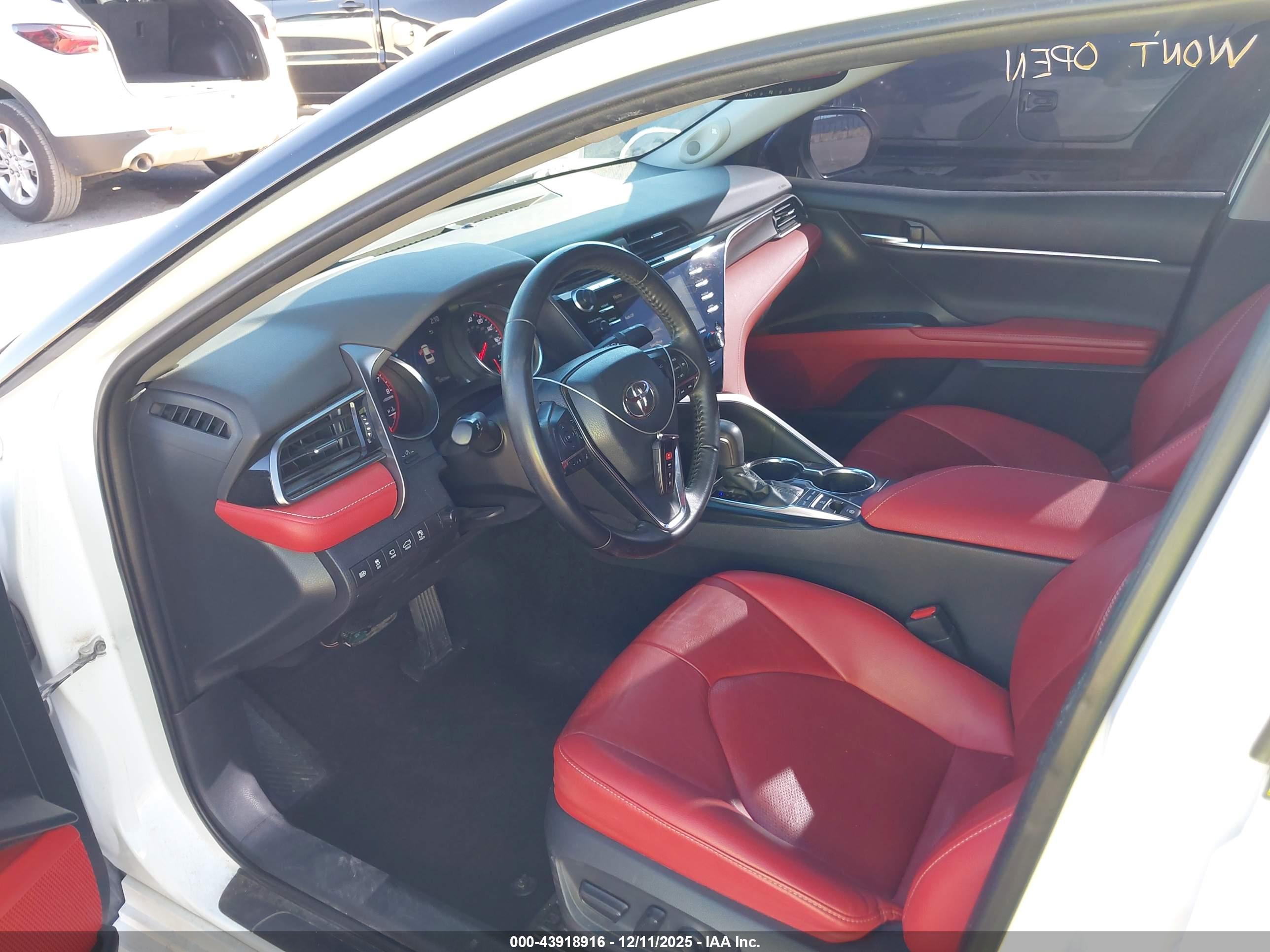 TOYOTA CAMRY image 5