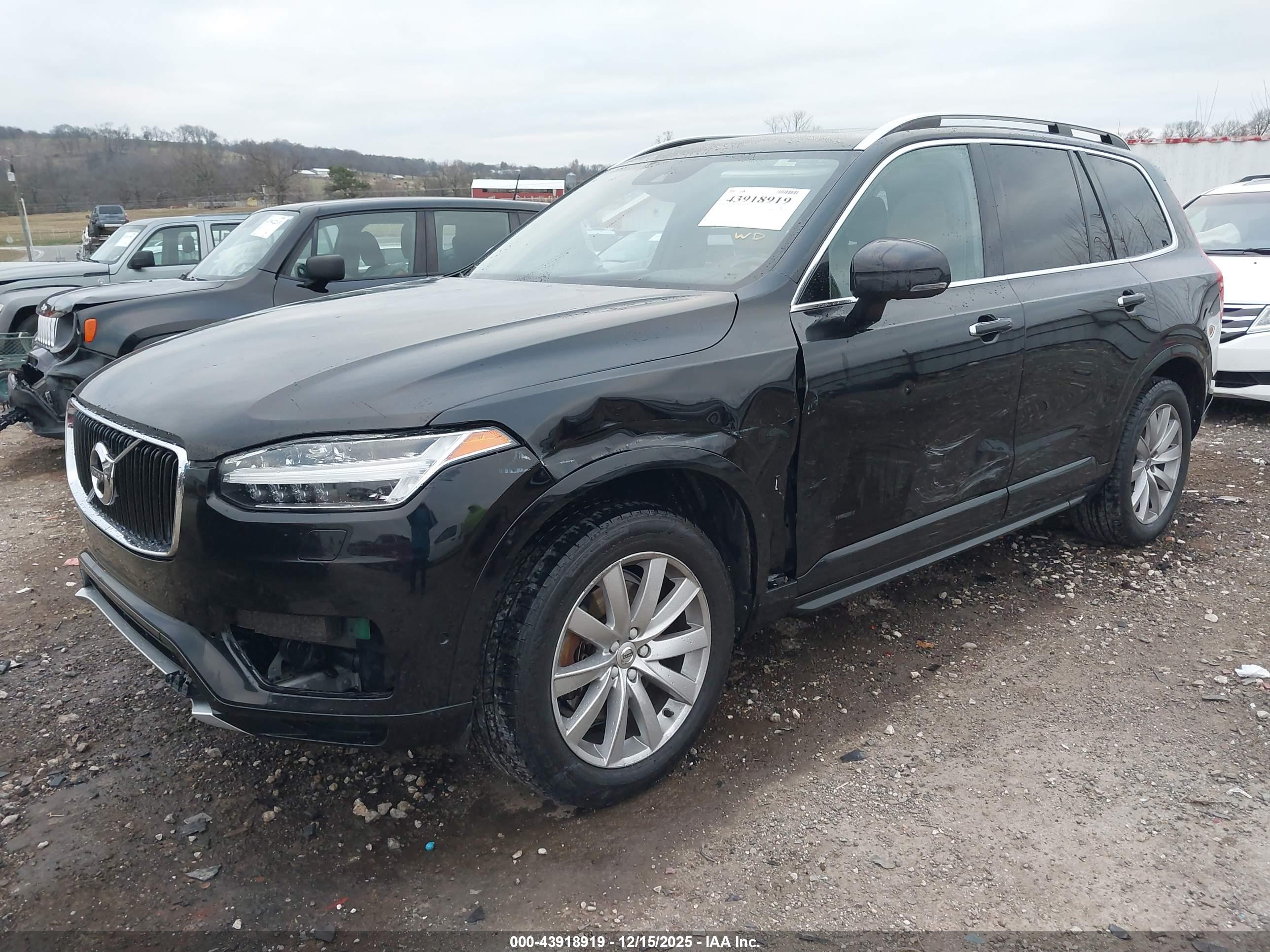 VOLVO XC90 image 2