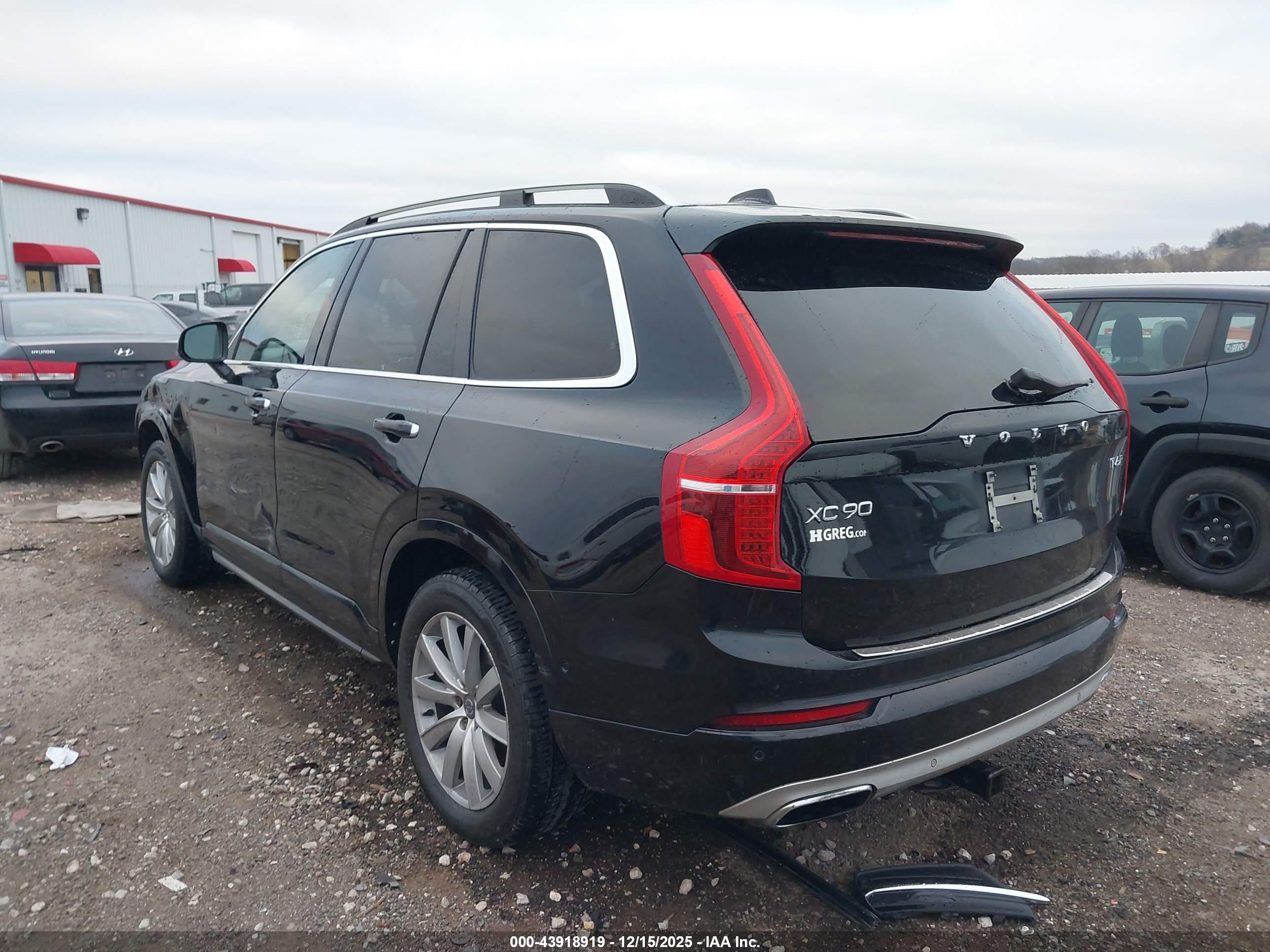 VOLVO XC90 image 3
