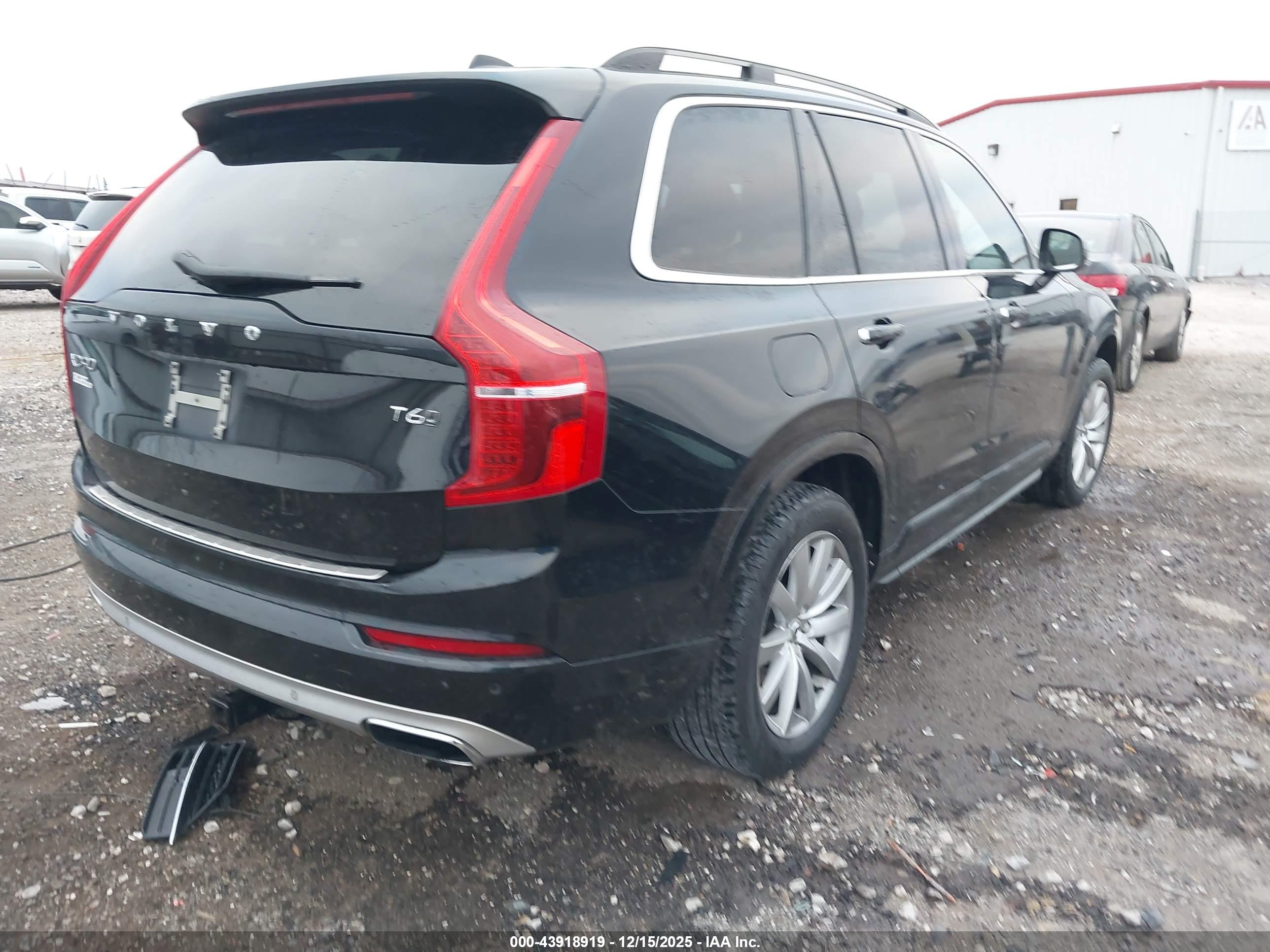 VOLVO XC90 image 4