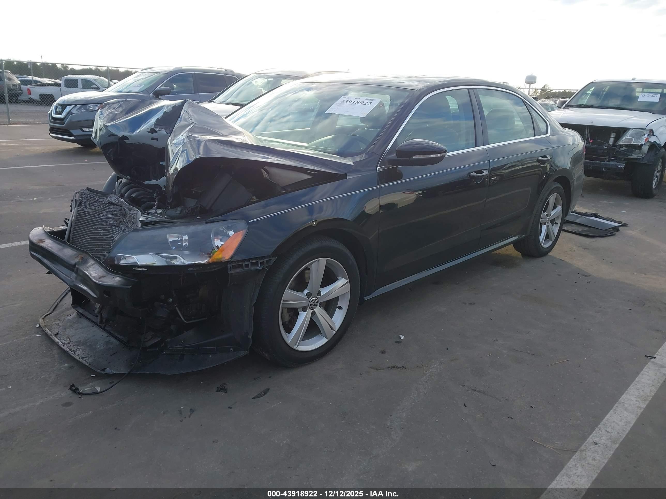 VOLKSWAGEN PASSAT image 2