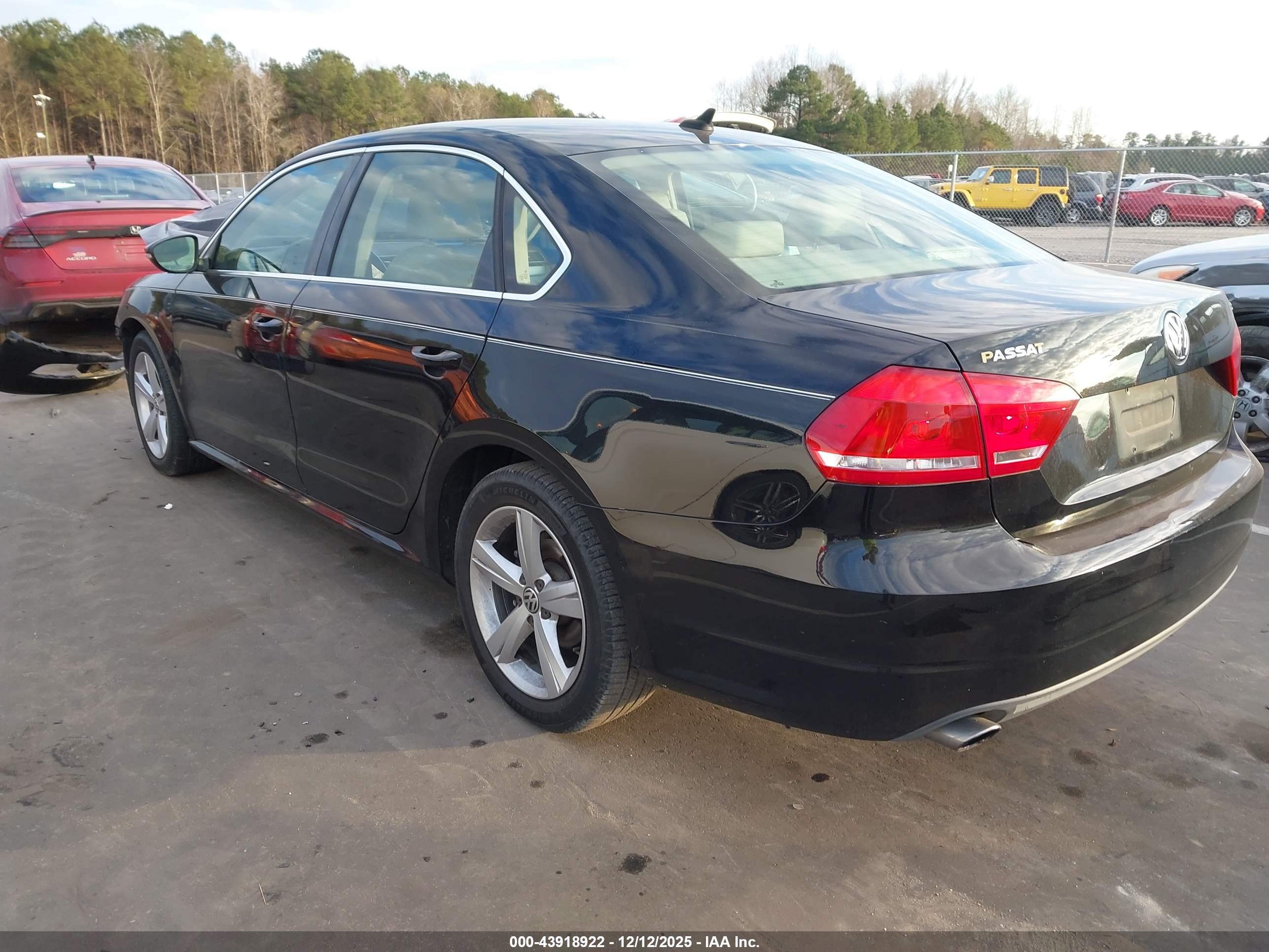 VOLKSWAGEN PASSAT image 3