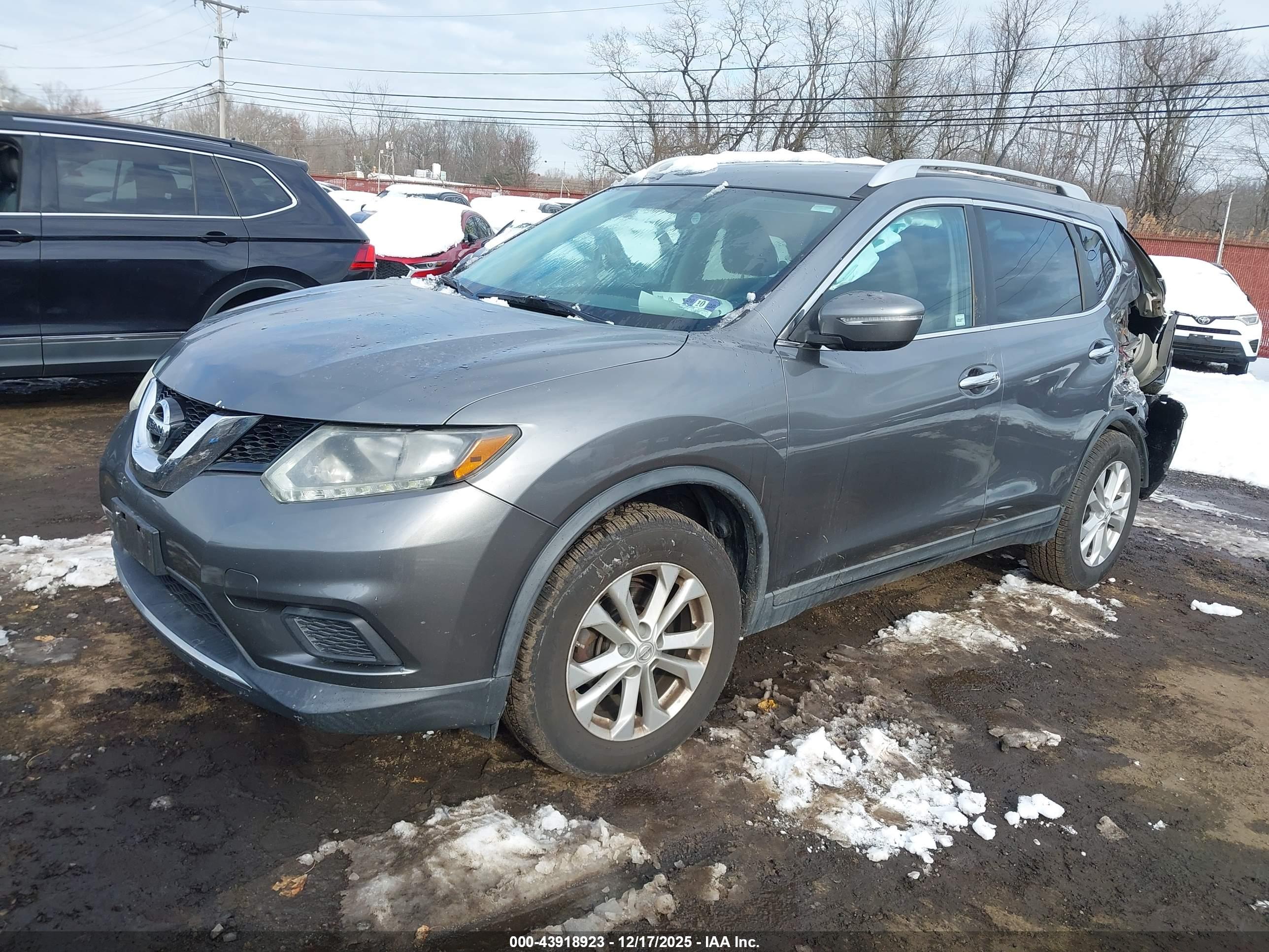 NISSAN ROGUE image 2