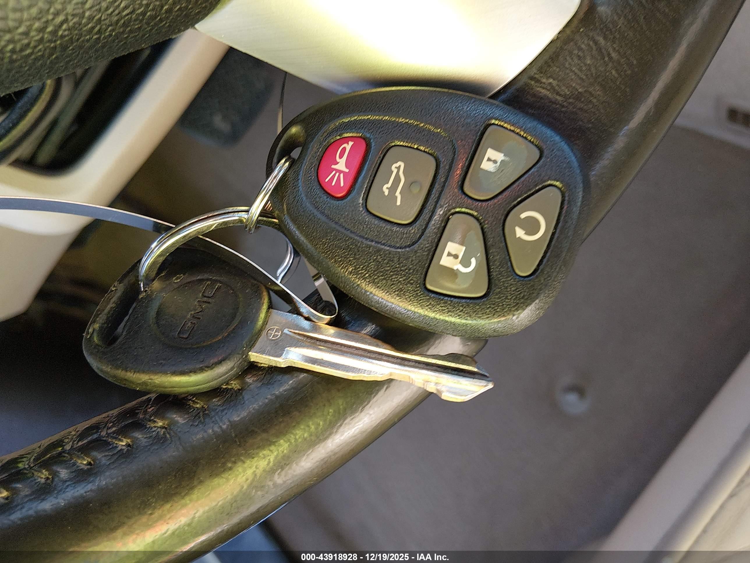 GMC ACADIA image 11