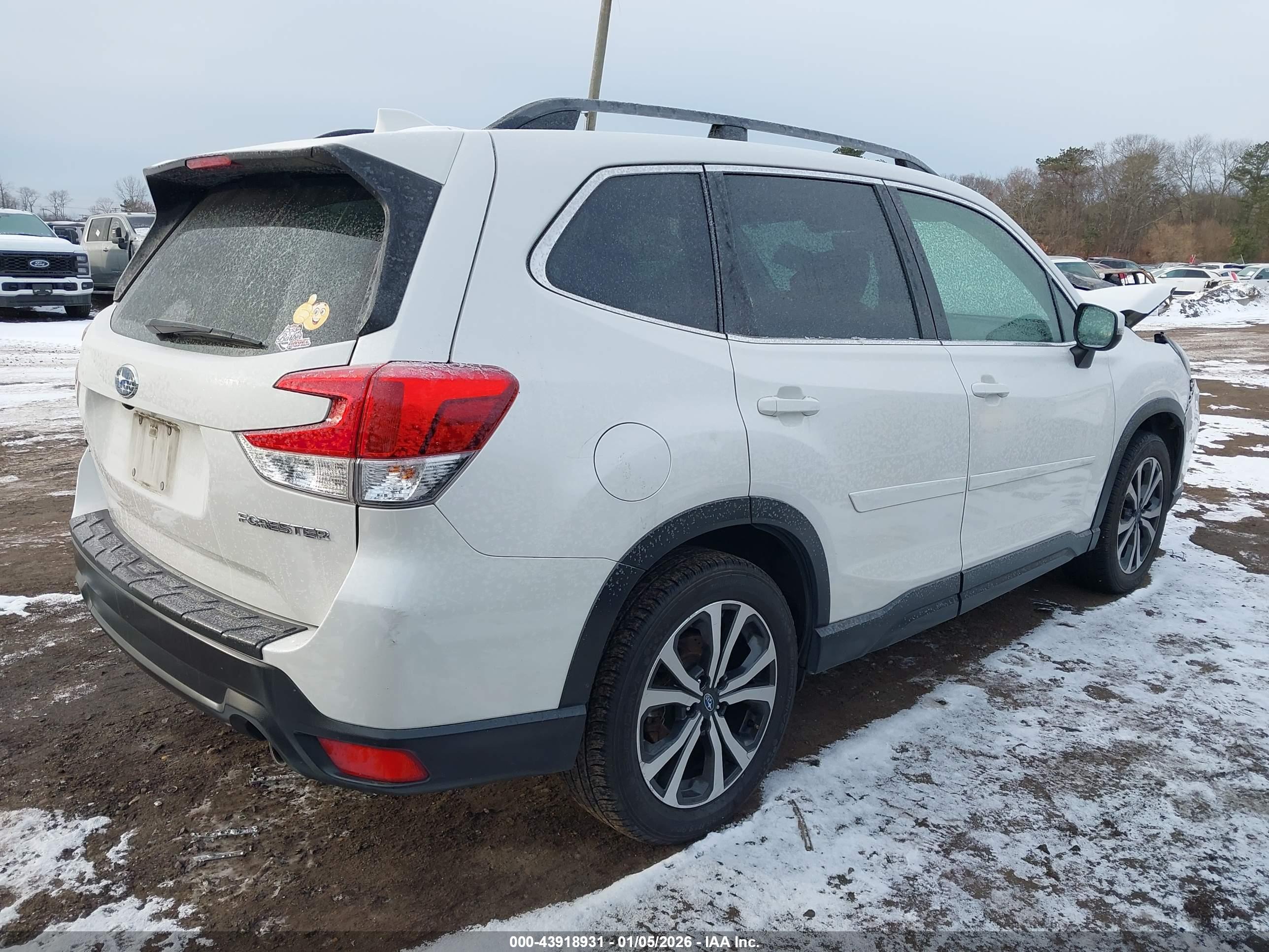 SUBARU FORESTER image 4