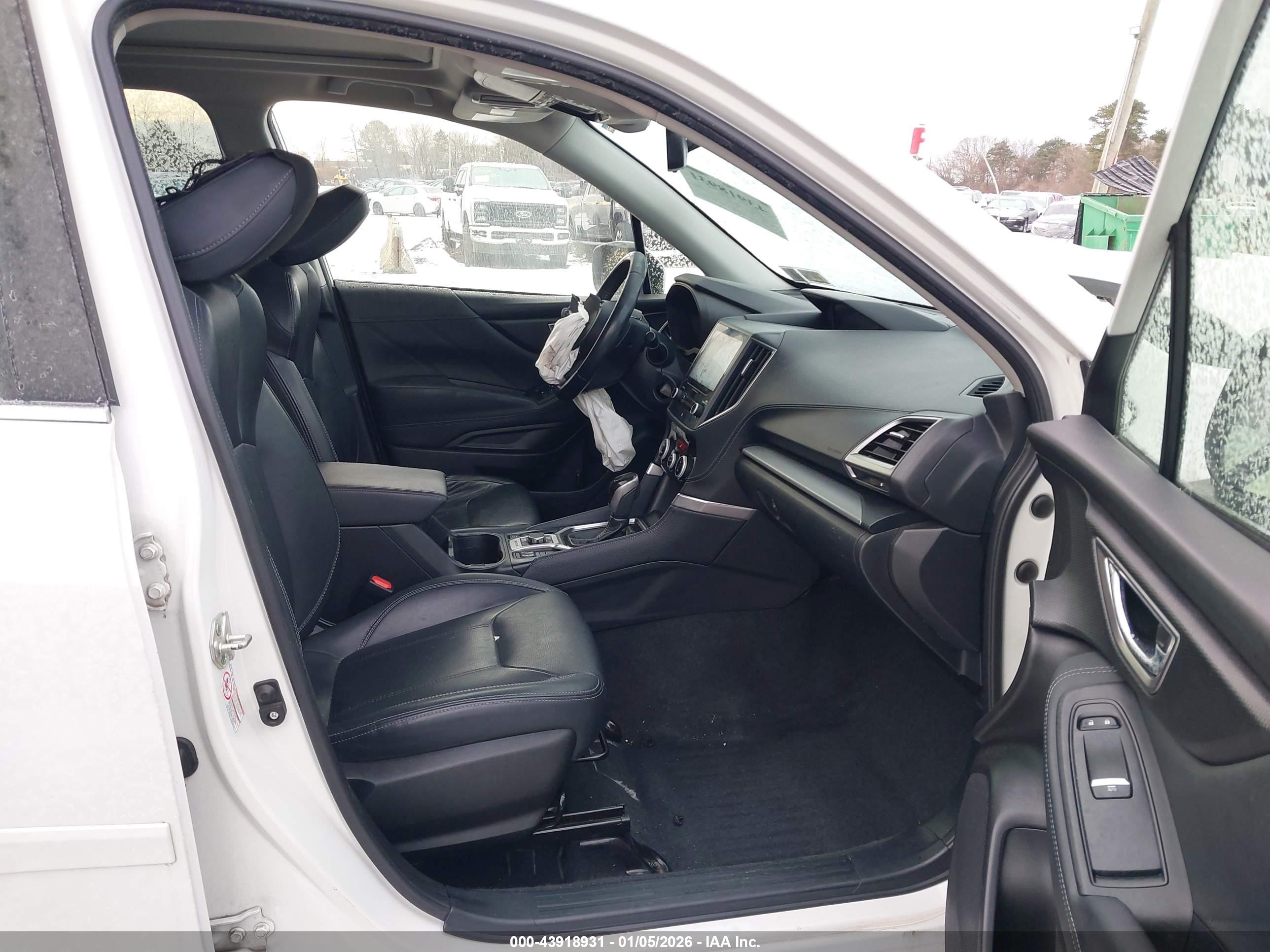 SUBARU FORESTER image 5