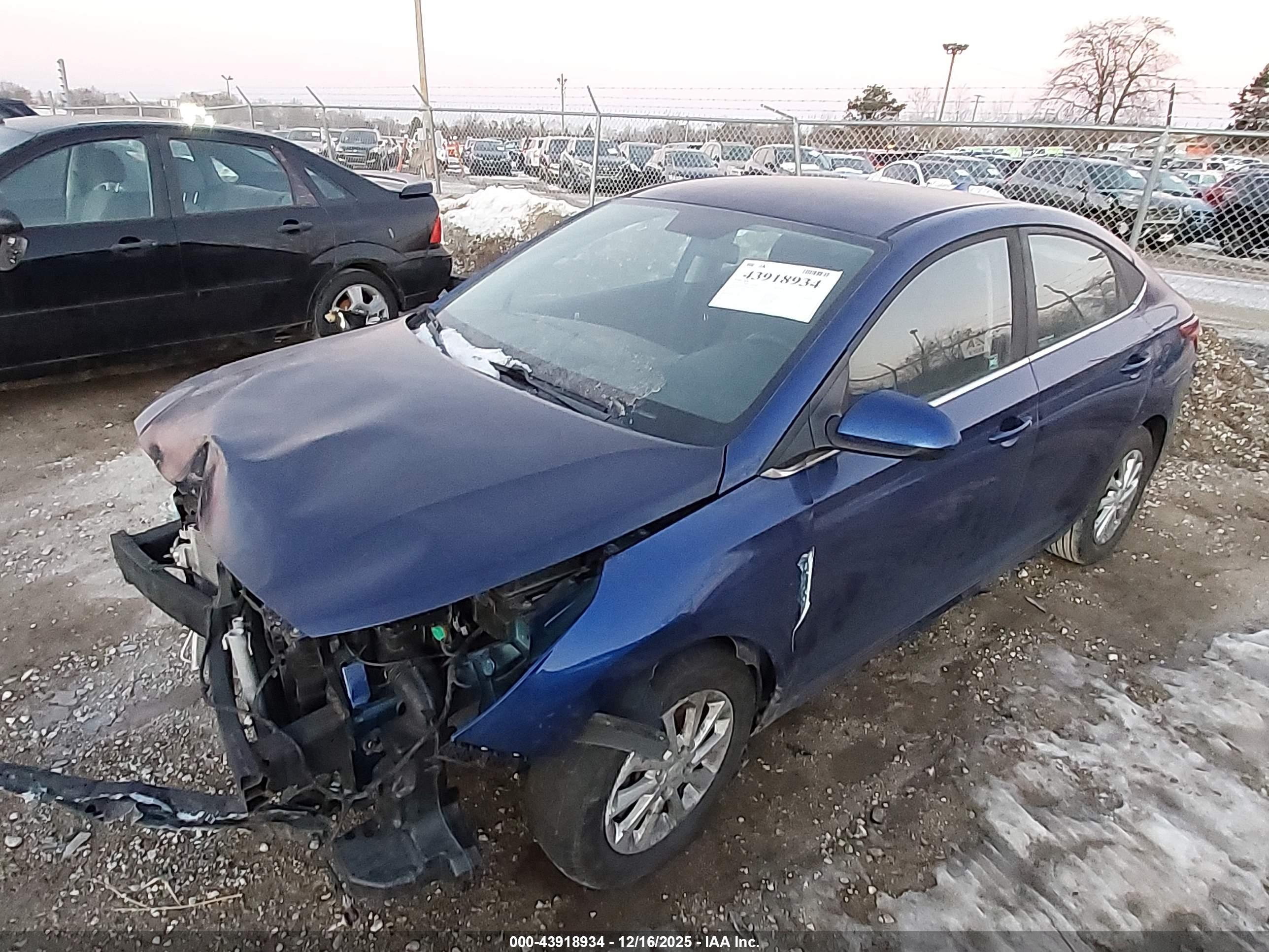 HYUNDAI ACCENT image 2