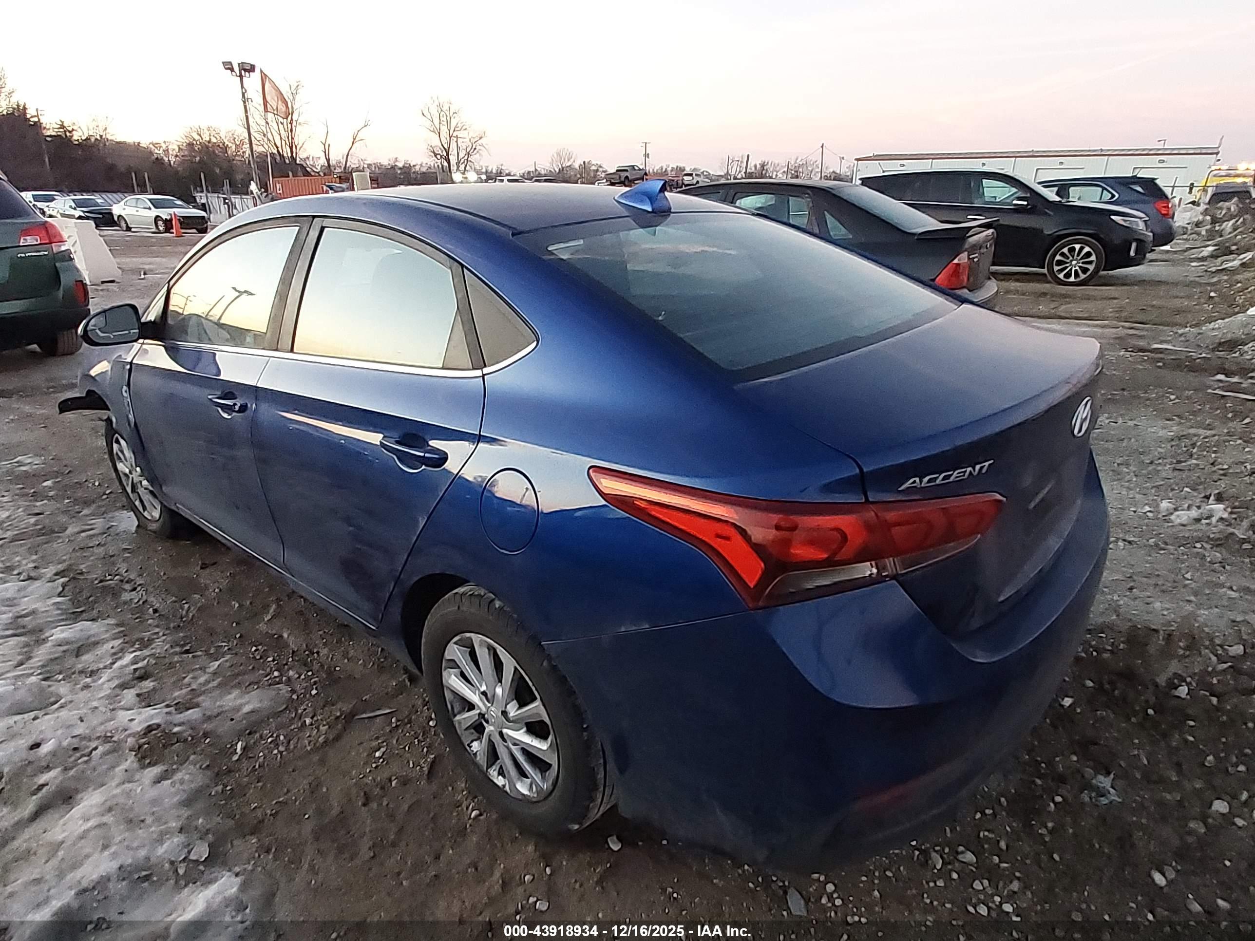 HYUNDAI ACCENT image 3