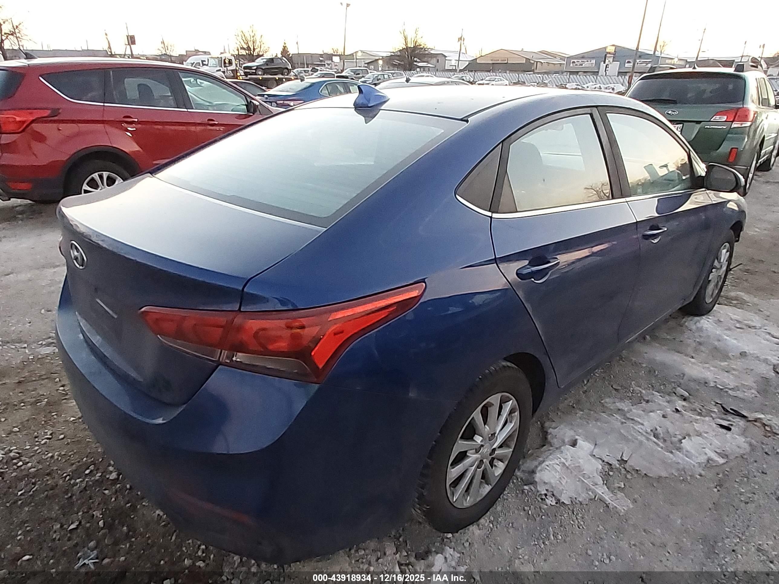 HYUNDAI ACCENT image 4