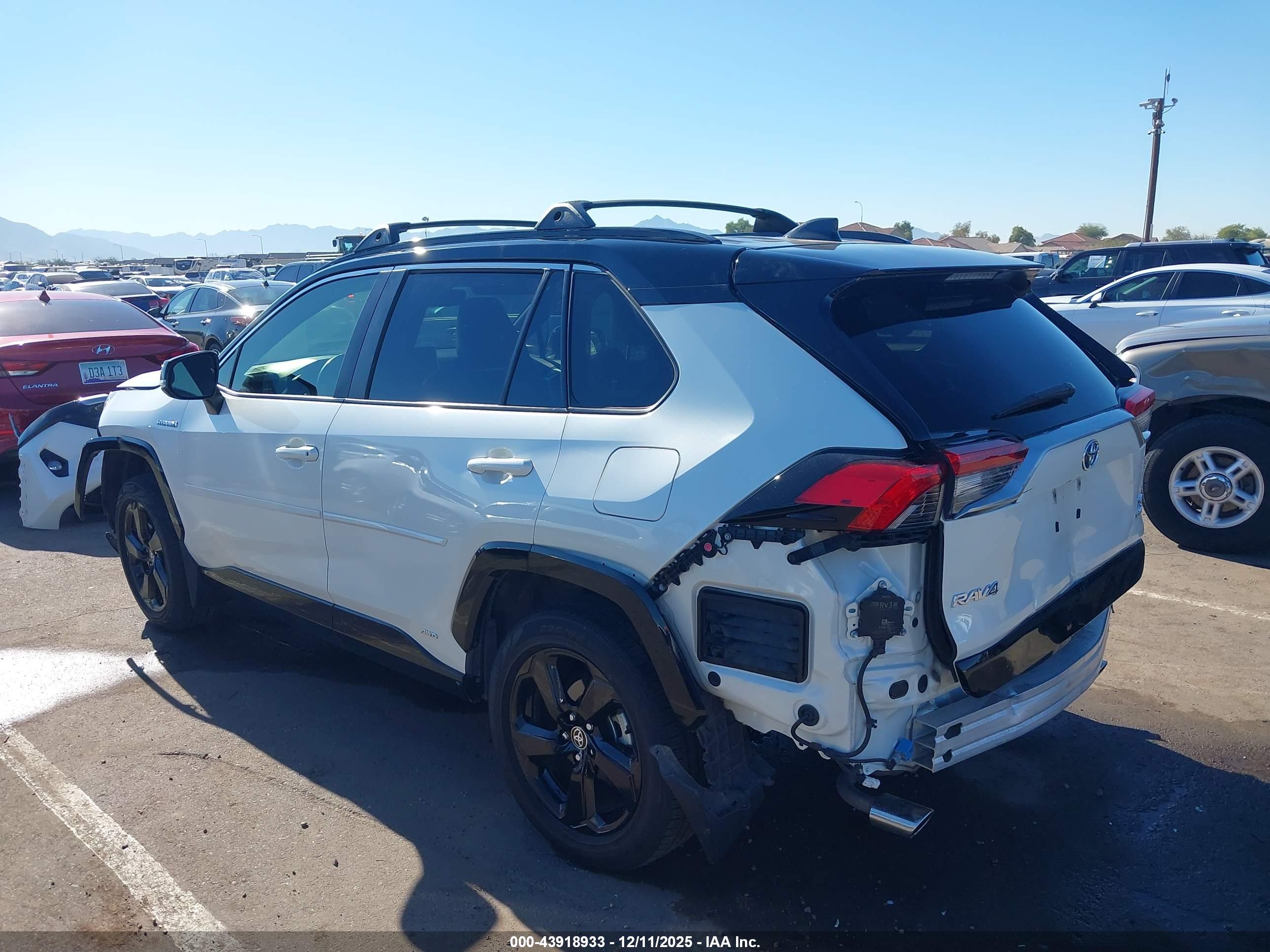 TOYOTA RAV4 image 3