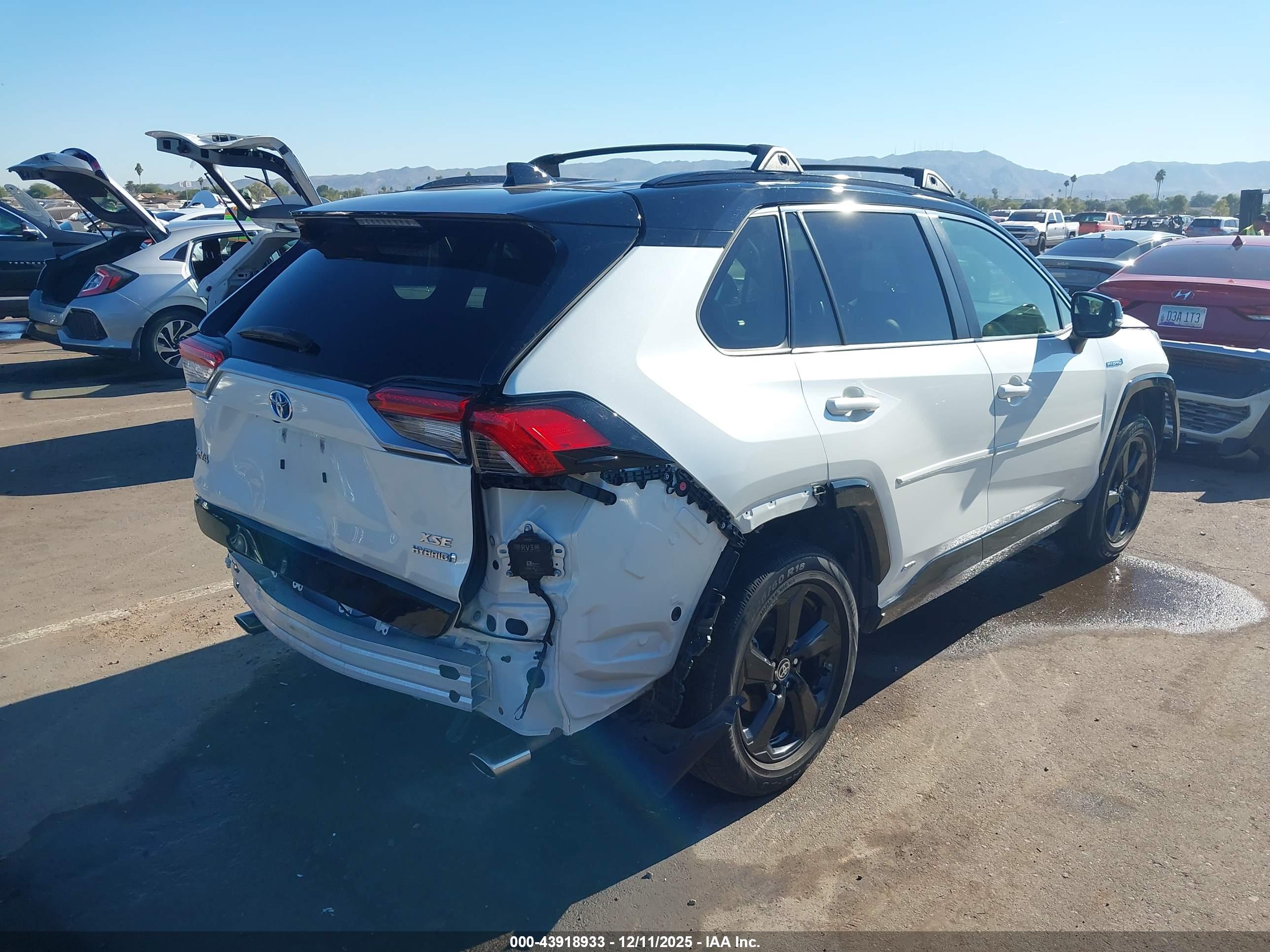 TOYOTA RAV4 image 4