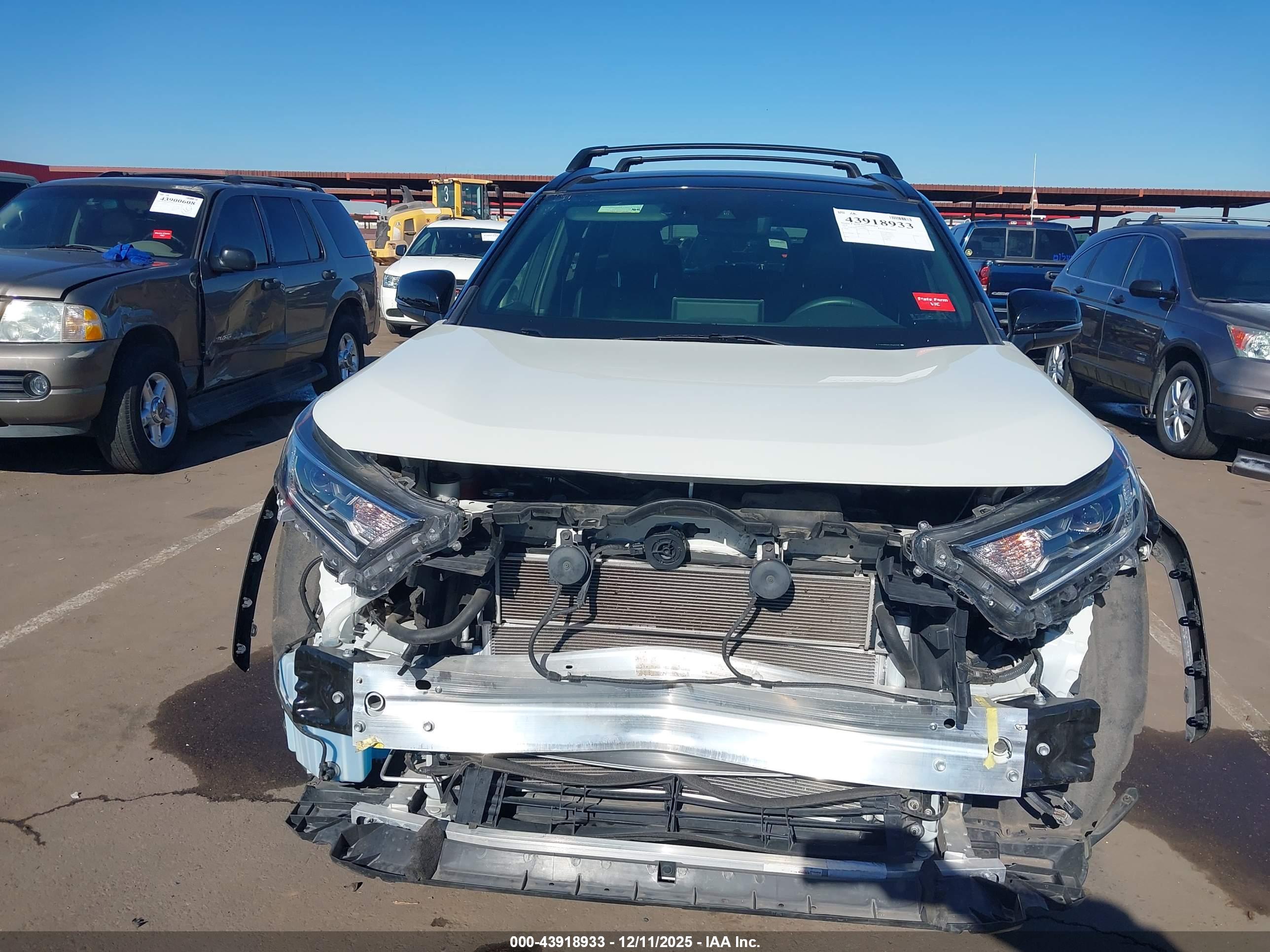 TOYOTA RAV4 image 6
