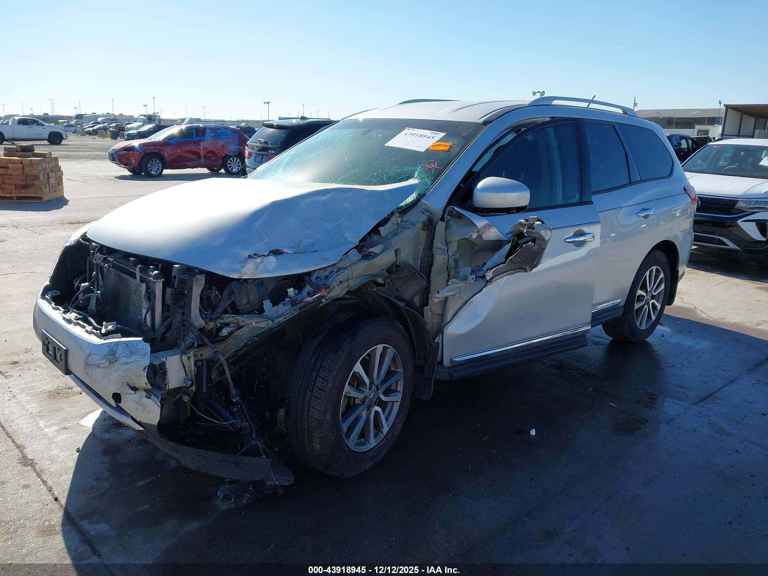 NISSAN PATHFINDER image 2