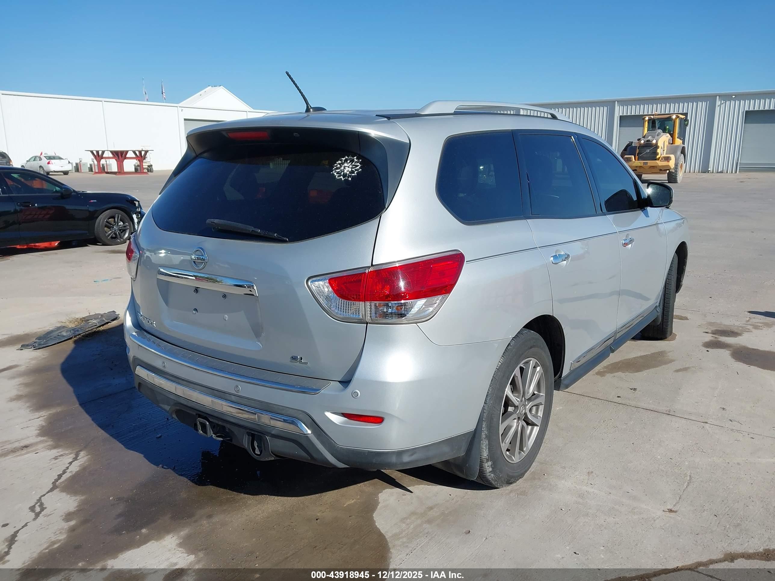 NISSAN PATHFINDER image 4