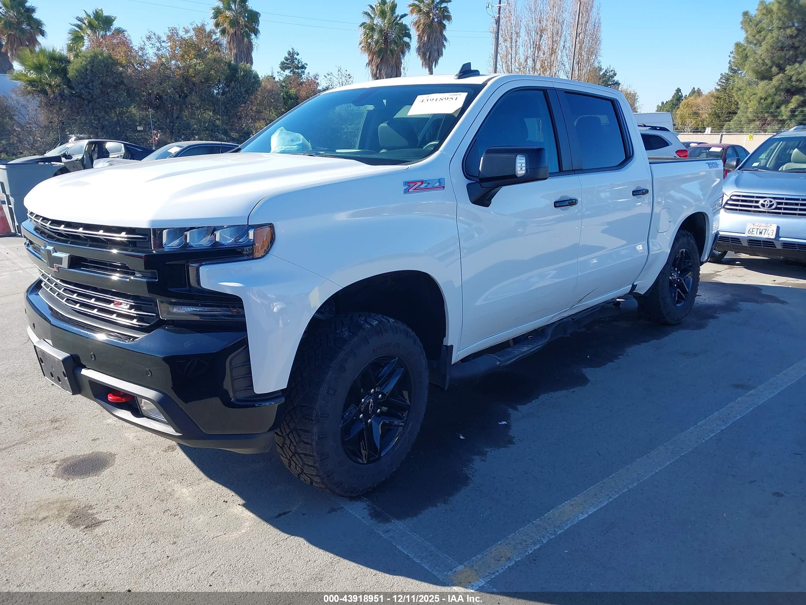 CHEVROLET SILVERADO image 2
