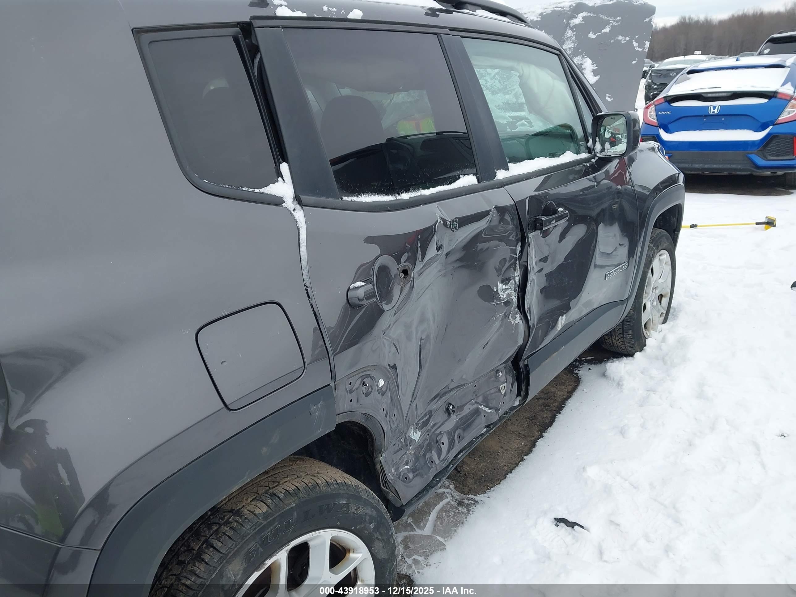 JEEP RENEGADE image 6