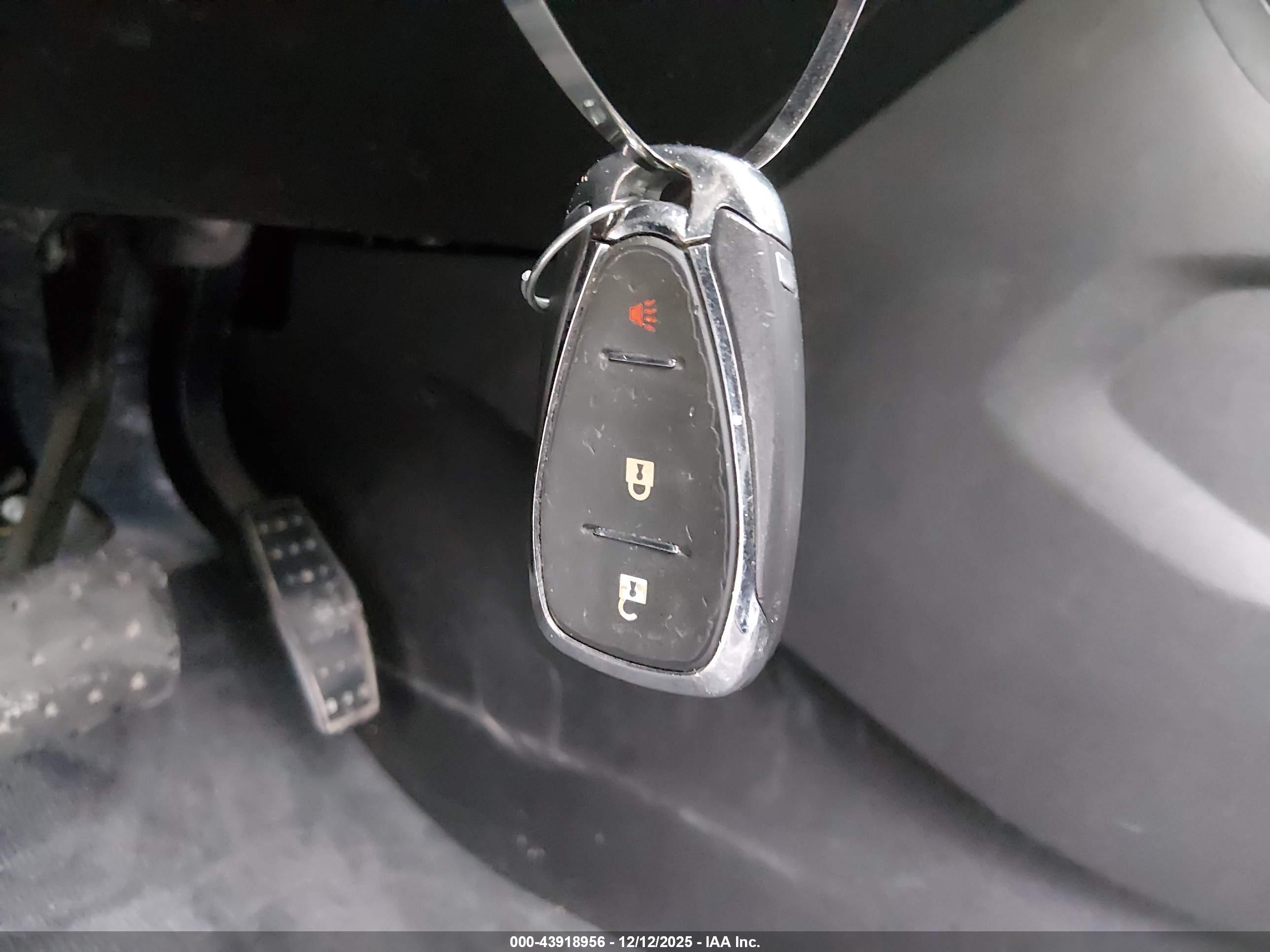 CHEVROLET TRAVERSE image 11
