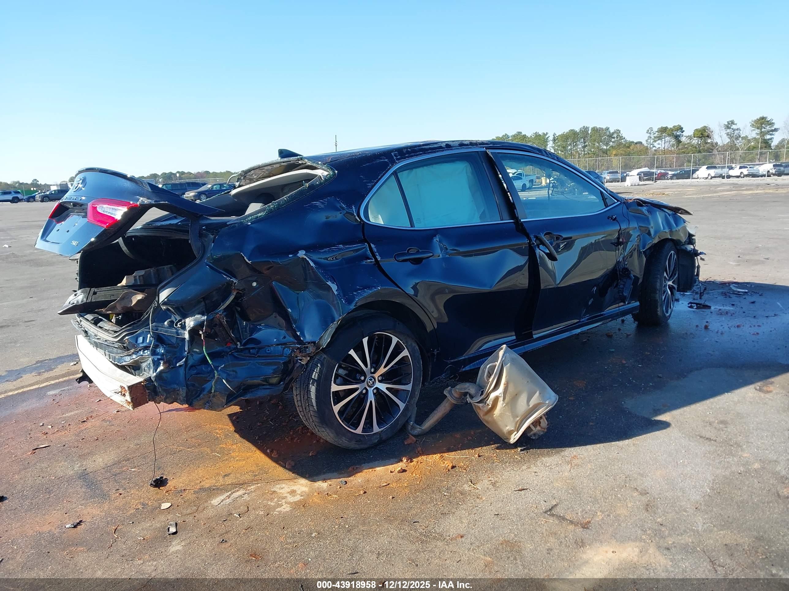 TOYOTA CAMRY image 4