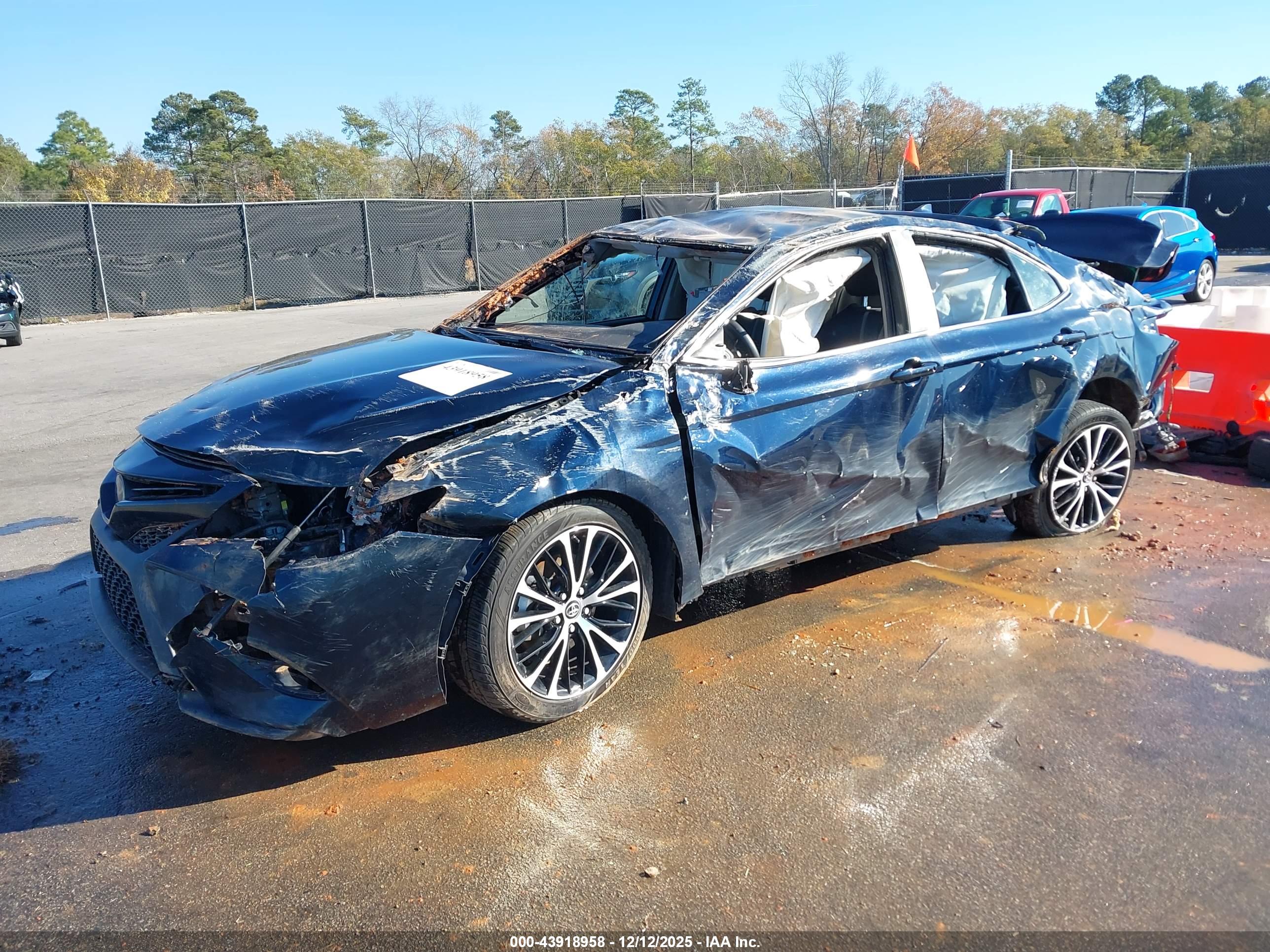TOYOTA CAMRY image 6